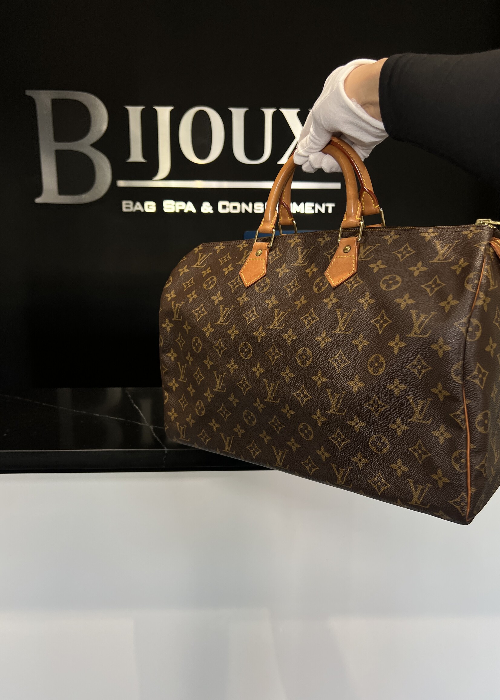 Louis Vuitton SOLD- Louis Vuitton Monogram Speedy 40