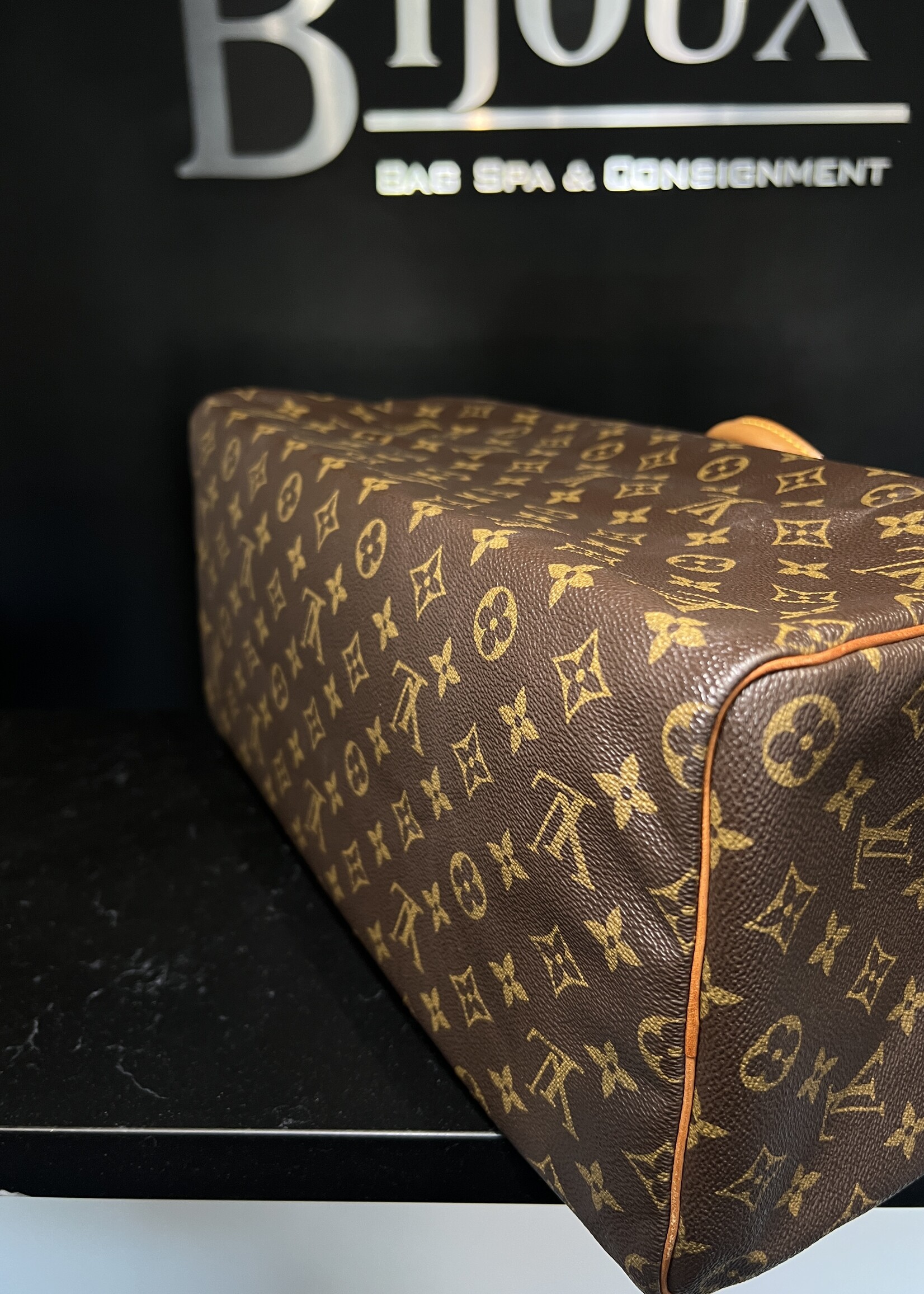Louis Vuitton SOLD- Louis Vuitton Monogram Speedy 40