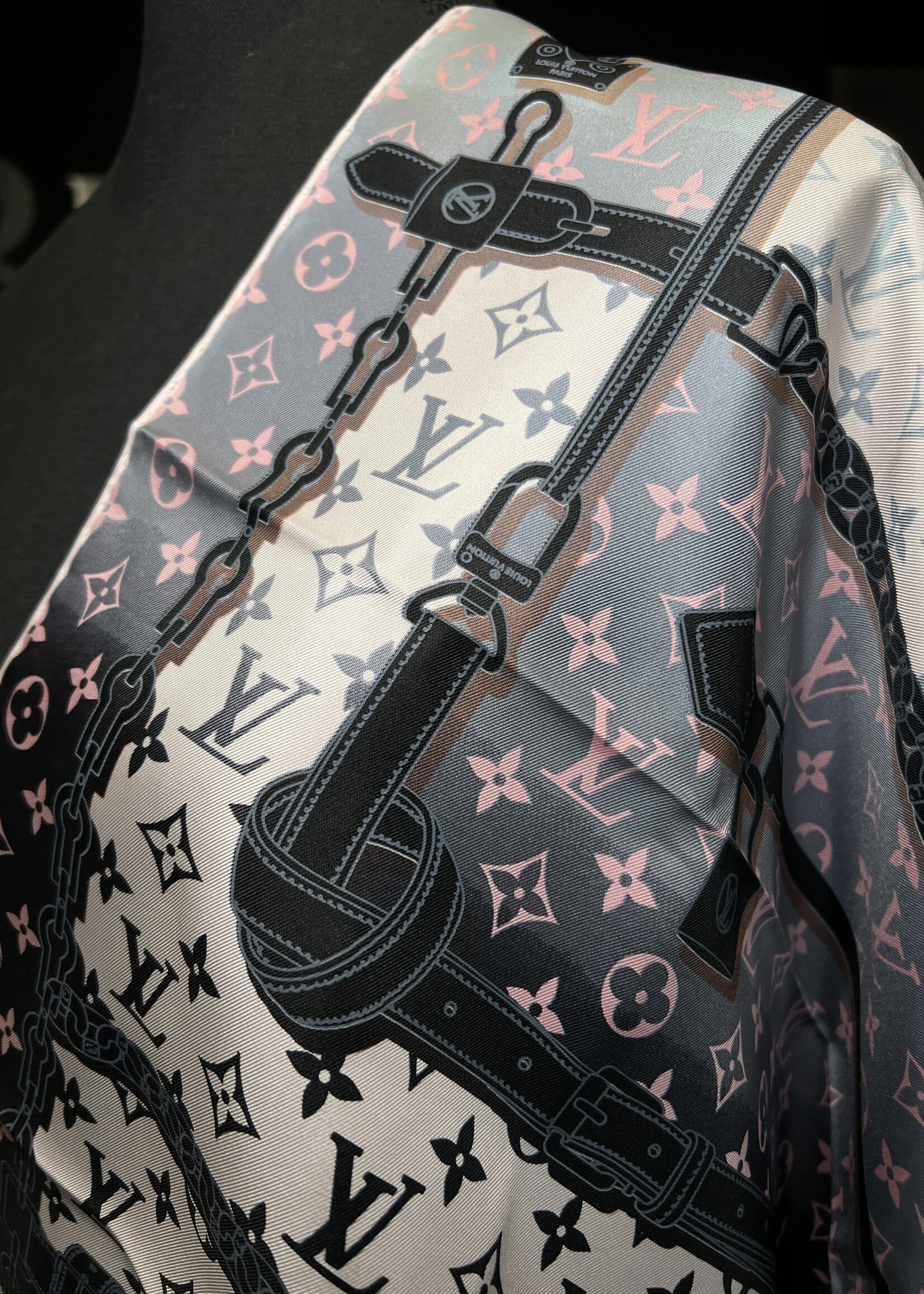 Louis Vuitton Louis Vuitton 70 Monogram Confidential Square Scarf