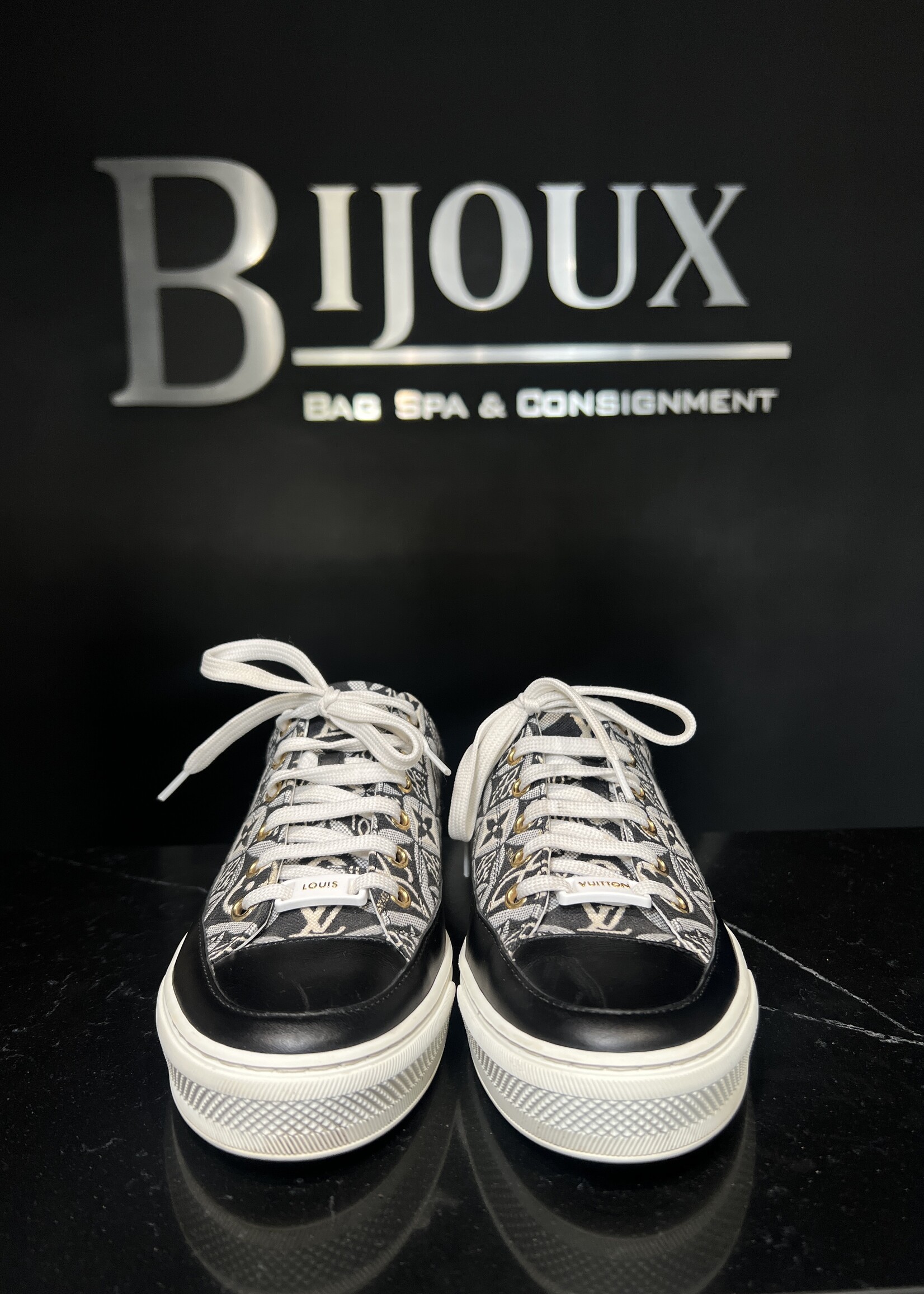 Louis Vuitton SOLD- Louis Vuitton 1854 Sneakers - 37.5