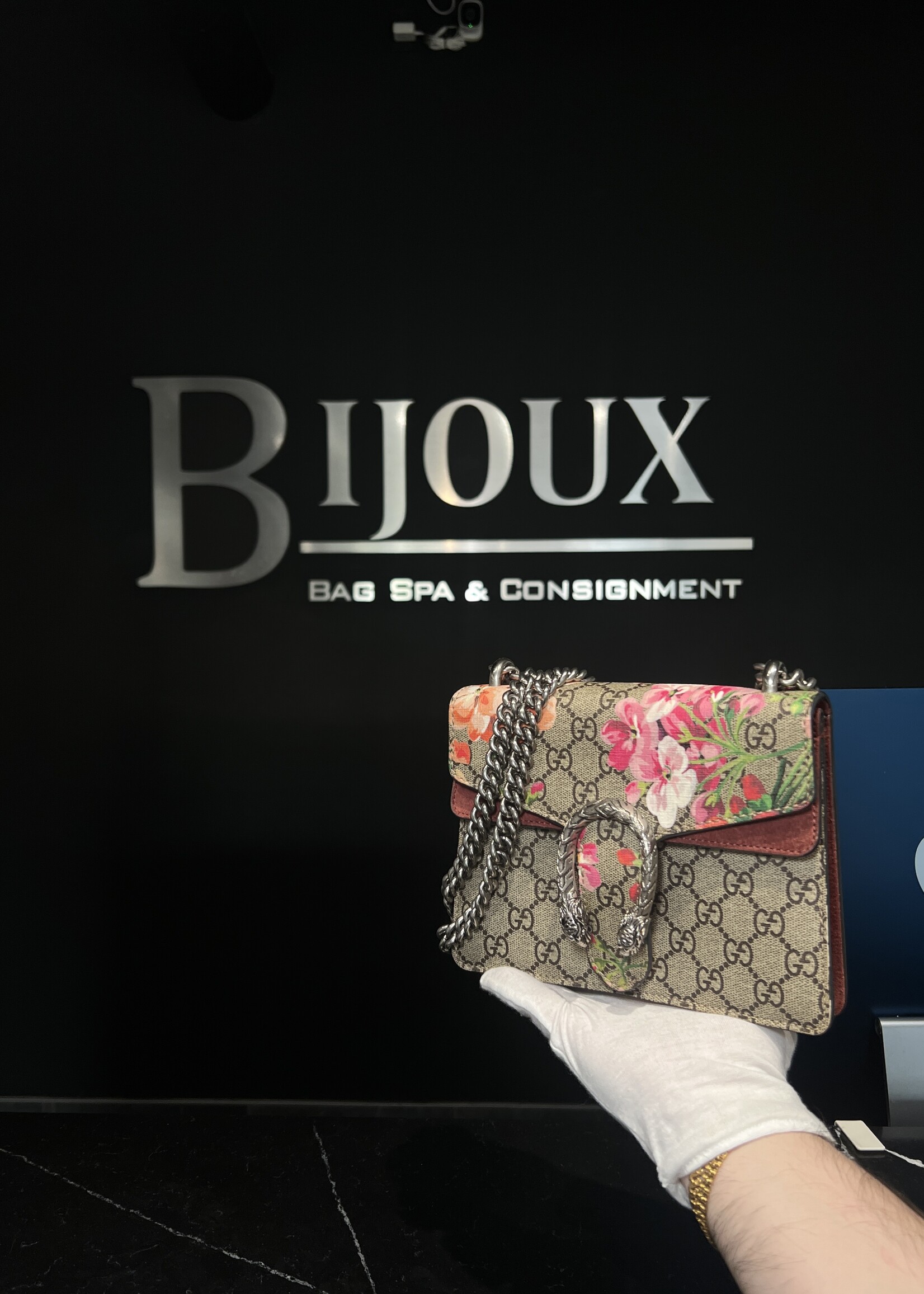 Gucci Gucci GG Supreme Monogram Bloom Mini Dionysus