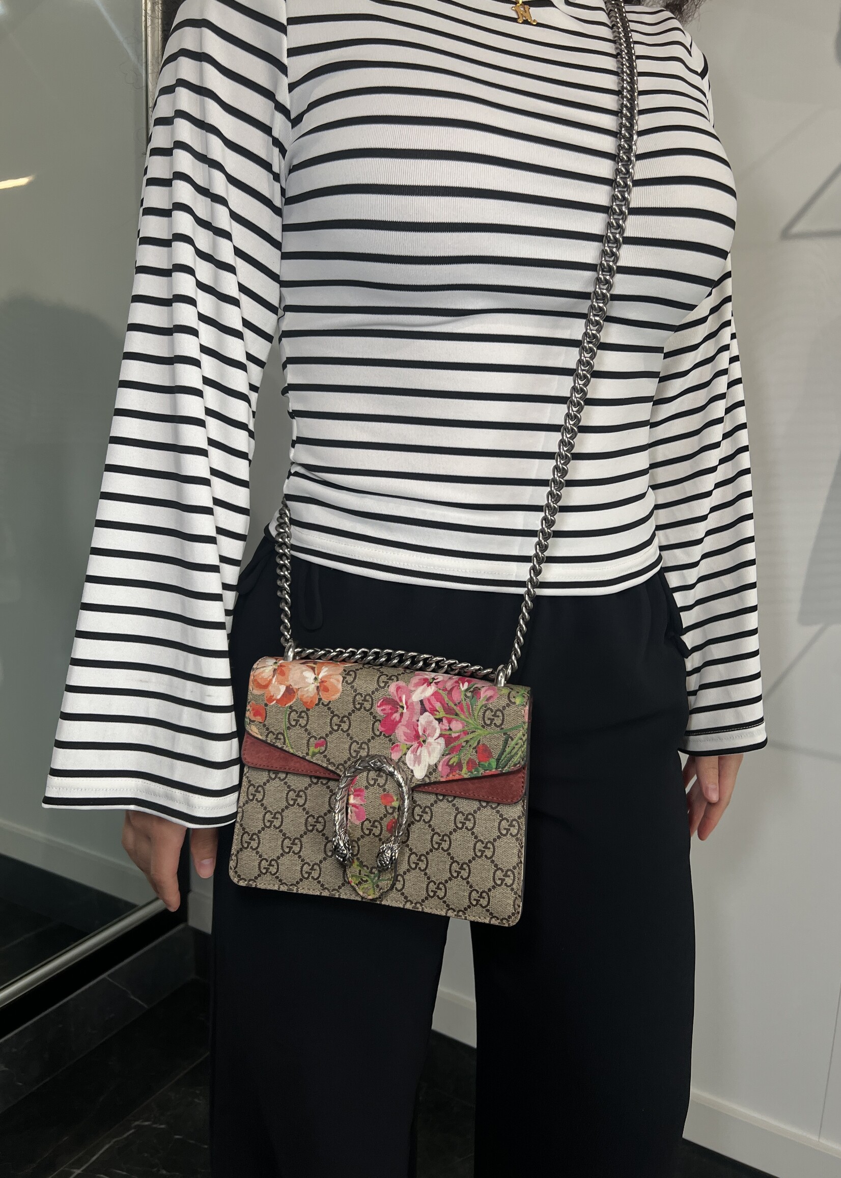 Gucci Gucci GG Supreme Monogram Bloom Mini Dionysus