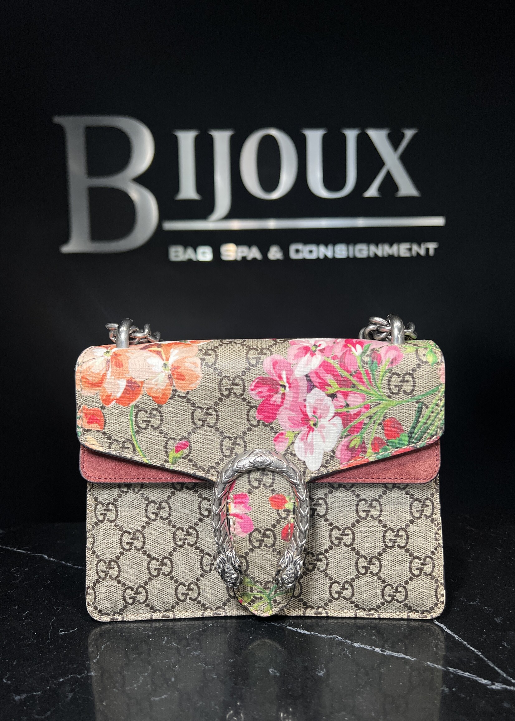 Gucci Gucci GG Supreme Monogram Bloom Mini Dionysus