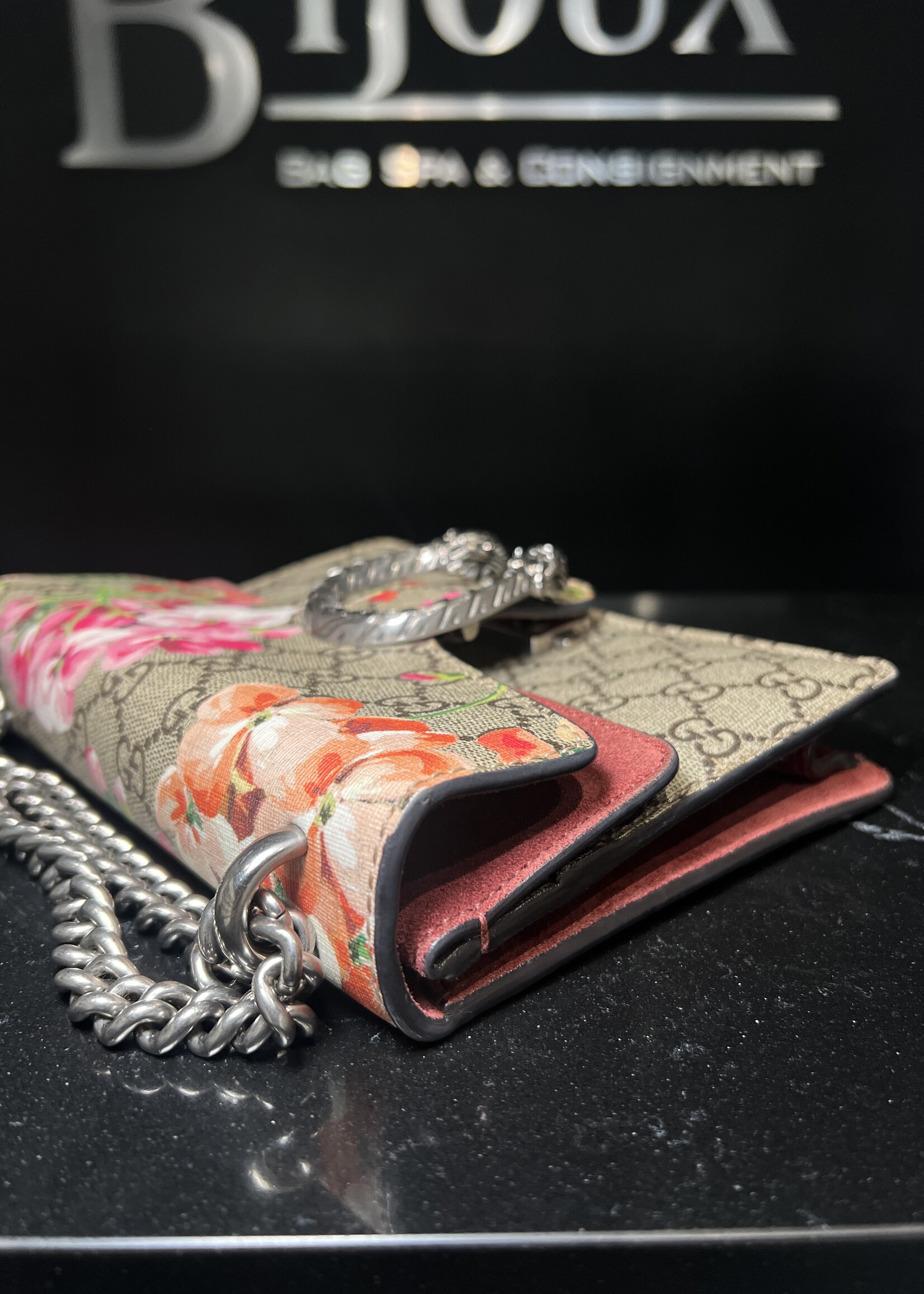 Gucci Gucci GG Supreme Monogram Bloom Mini Dionysus