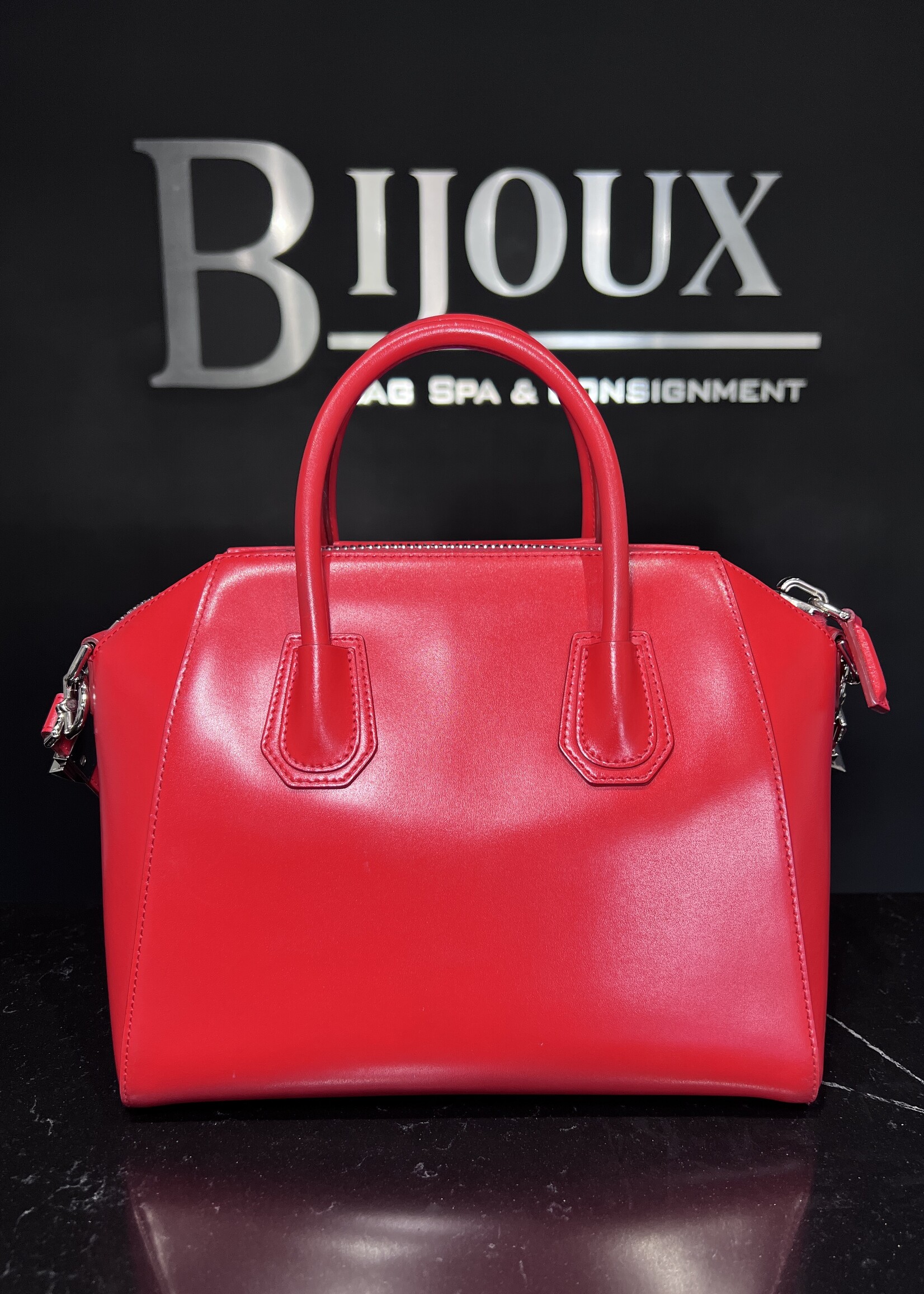 Givenchy SOLD- Givenchy Antigona Red