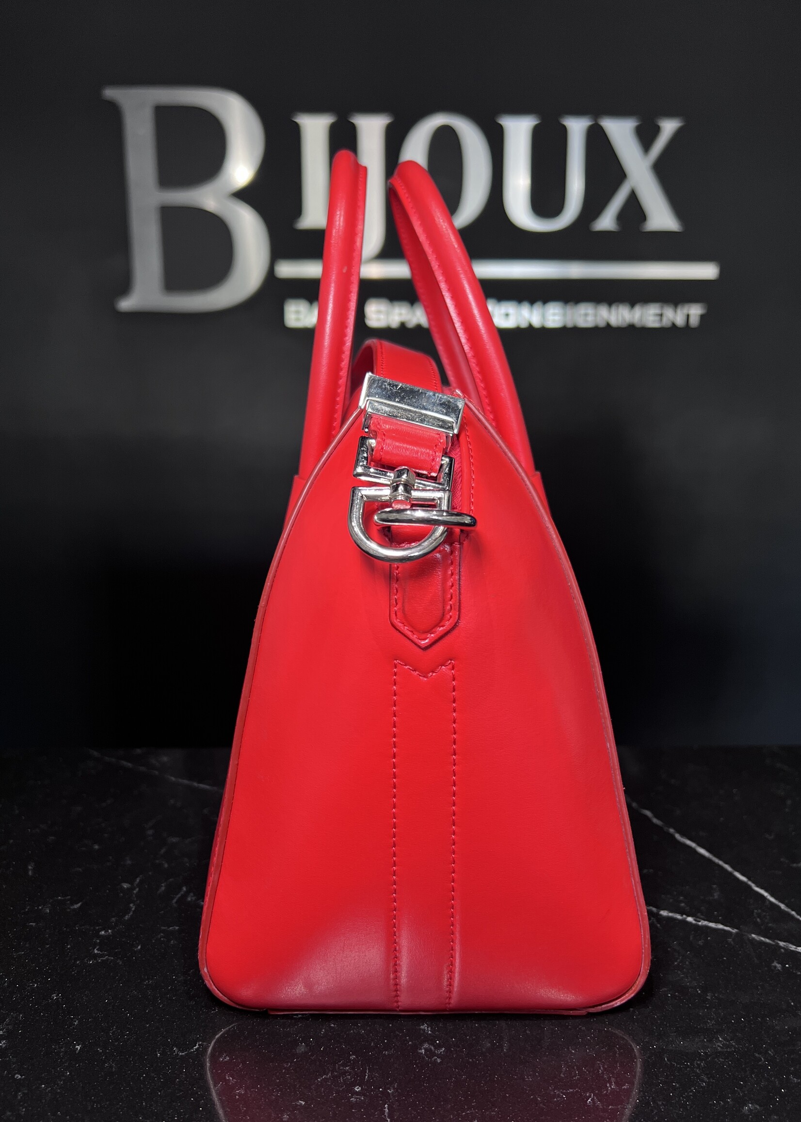 Givenchy SOLD- Givenchy Antigona Red