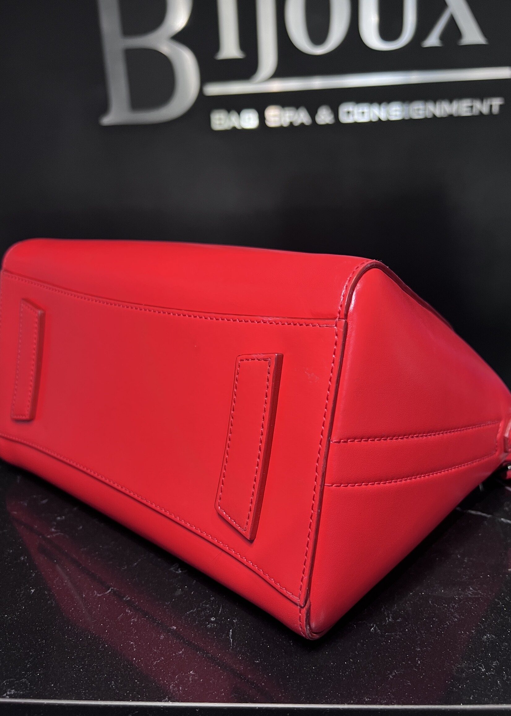 Givenchy SOLD- Givenchy Antigona Red