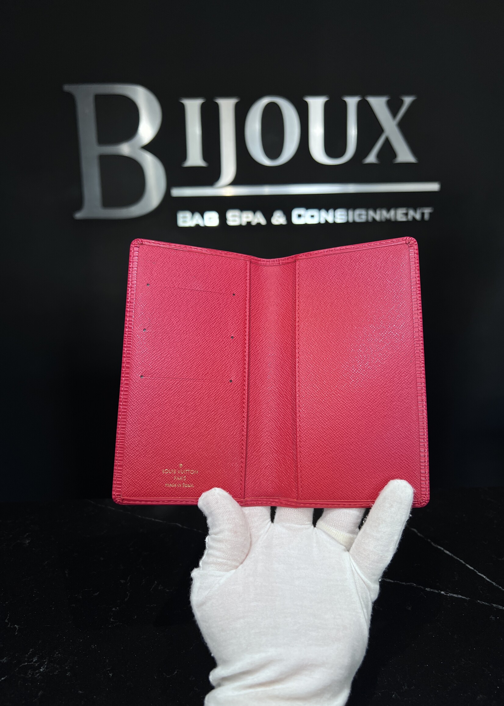 Louis Vuitton Louis Vuitton Epi Red Bifold Wallet