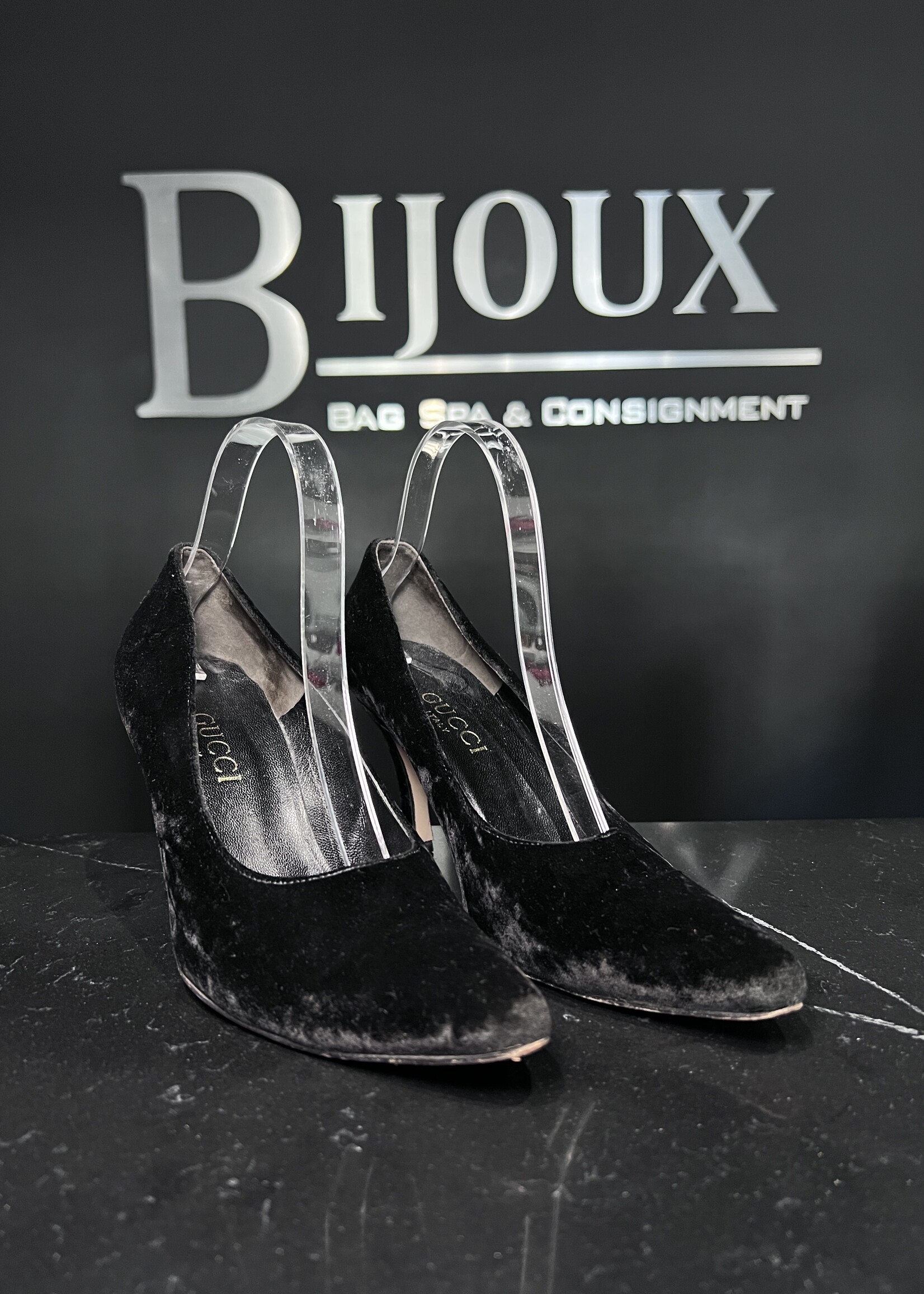Gucci Gucci Black Velvet Pointed Toe Pumps - 37.5