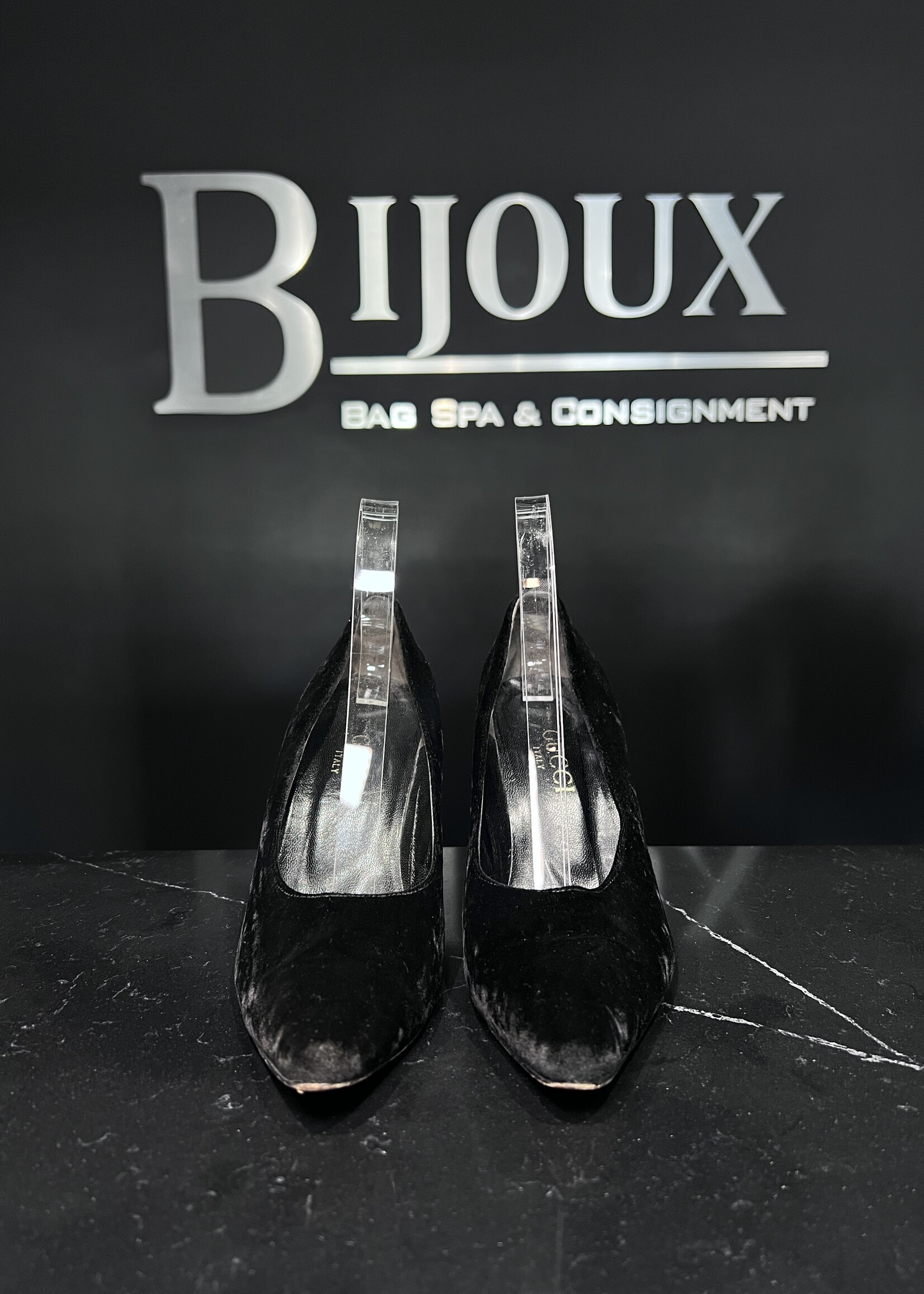 Gucci Gucci Black Velvet Pointed Toe Pumps - 37.5
