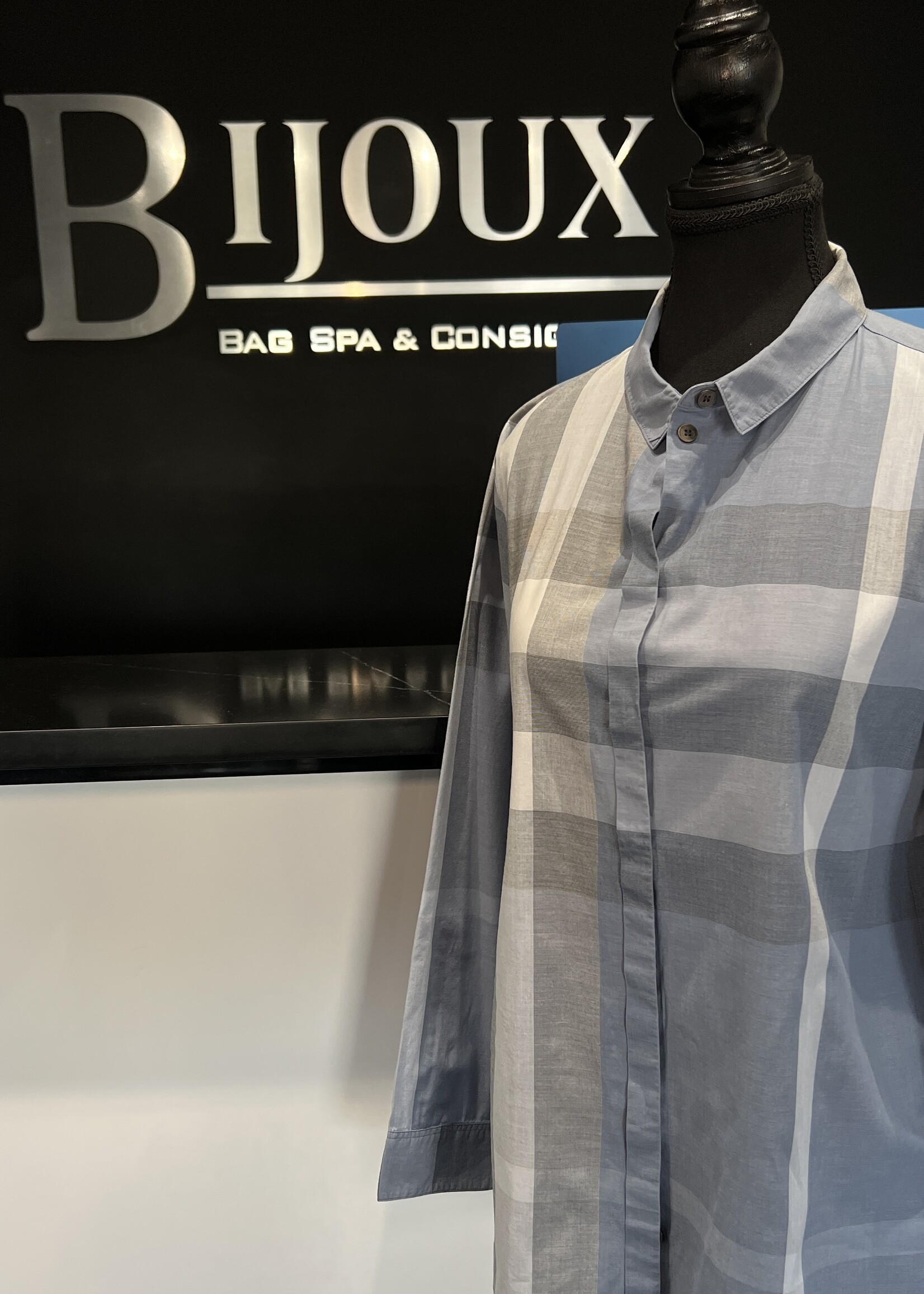 Burberry SOLD- Burberry Blue Plaid Button Up - L