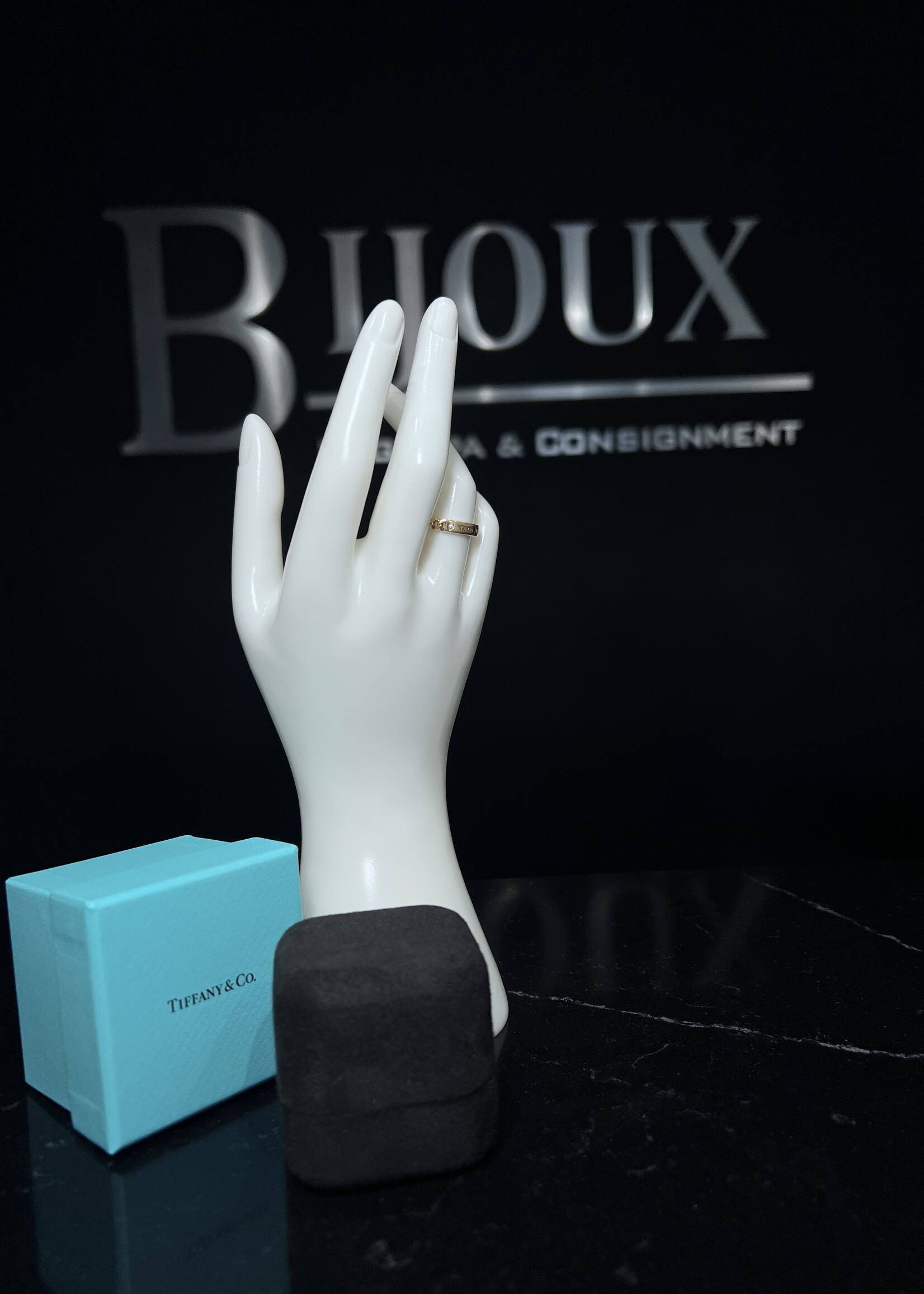 Tiffany & Co Tiffany & Co 18k Gold Micro Link Ring- 8