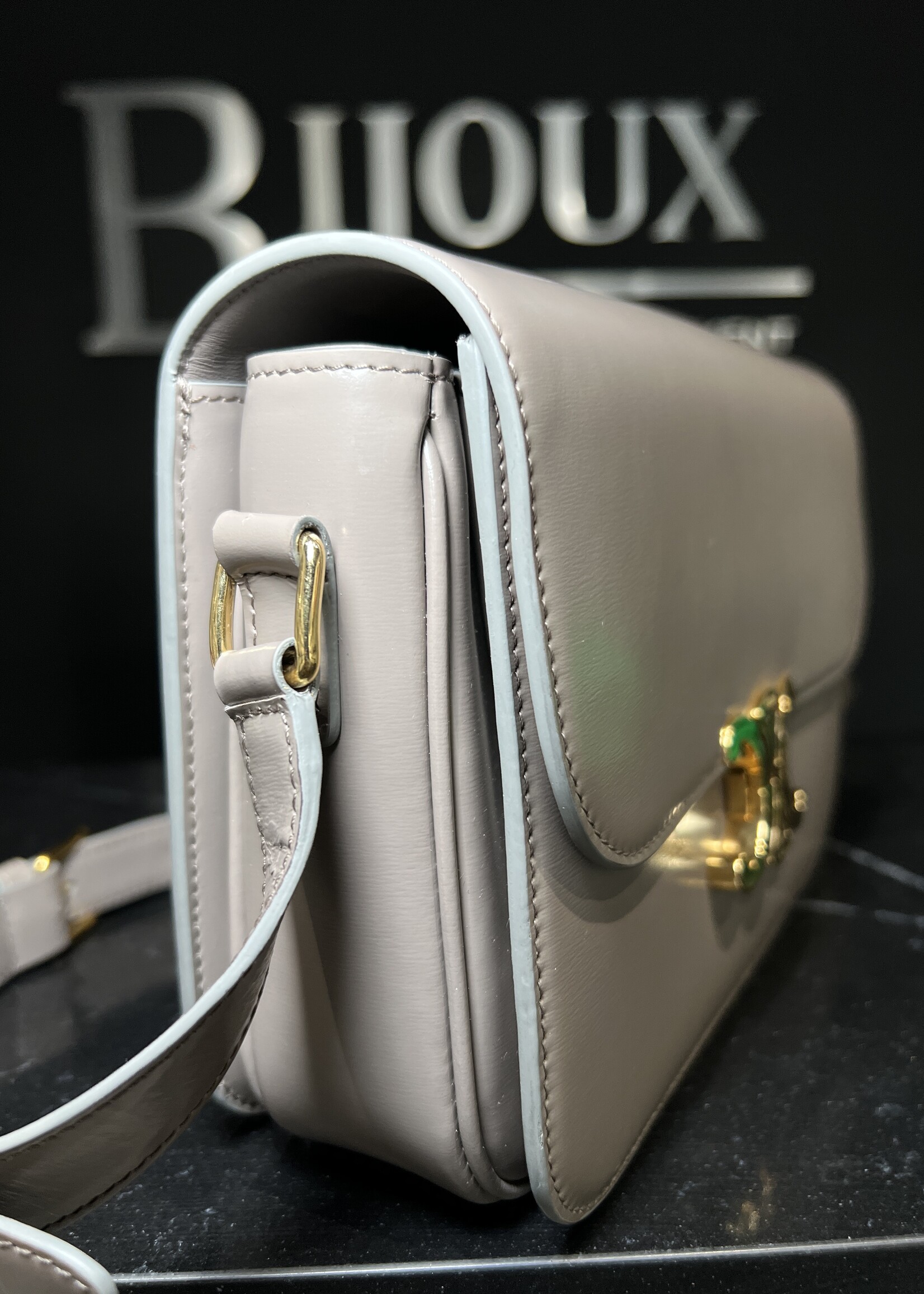 Celine Celine Classique Triomphe Medium Pebble