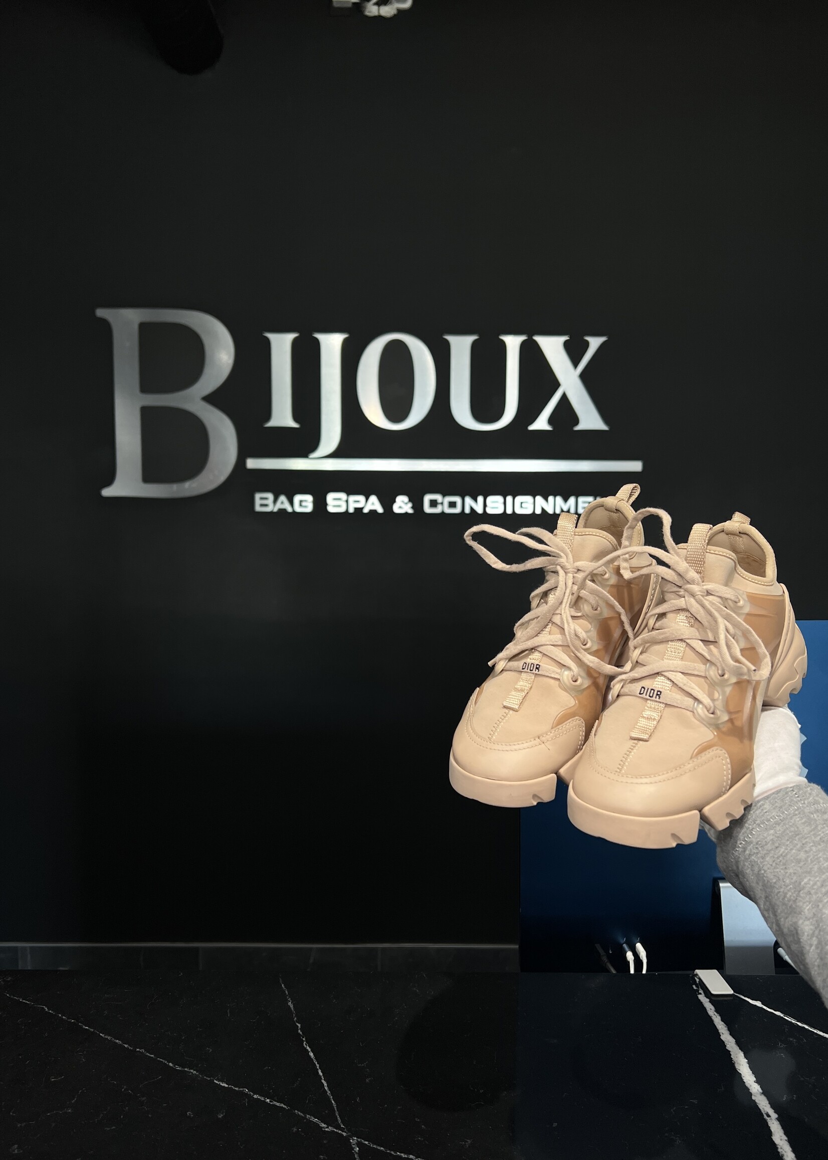 Christian Dior Christian Dior D-Connect Beige Sneakers - 36