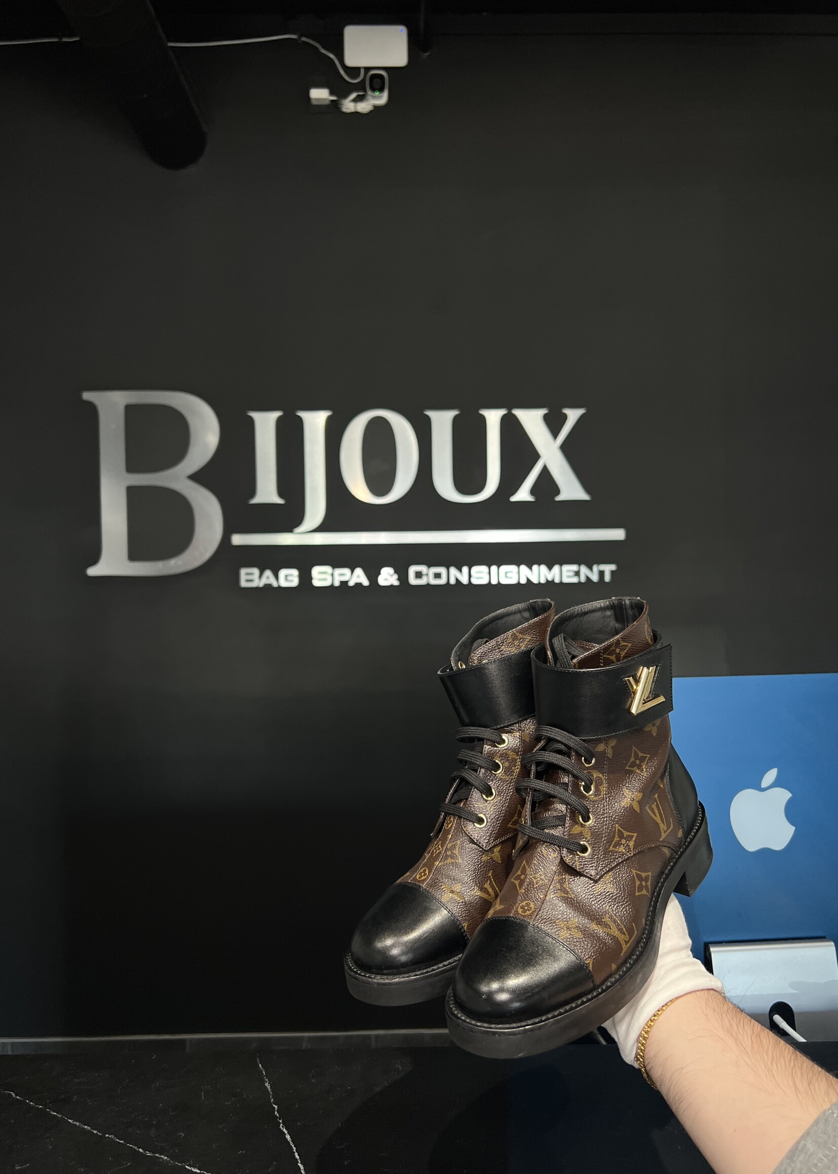 Louis Vuitton Louis Vuitton Monogram Ranger Boots - 38.5