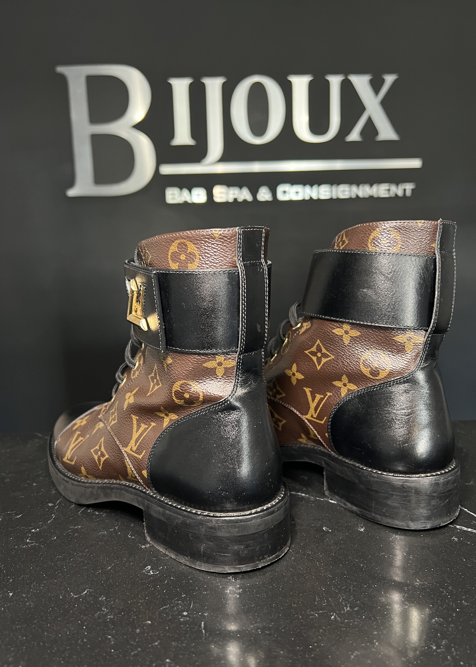 Louis Vuitton Louis Vuitton Monogram Ranger Boots - 38.5
