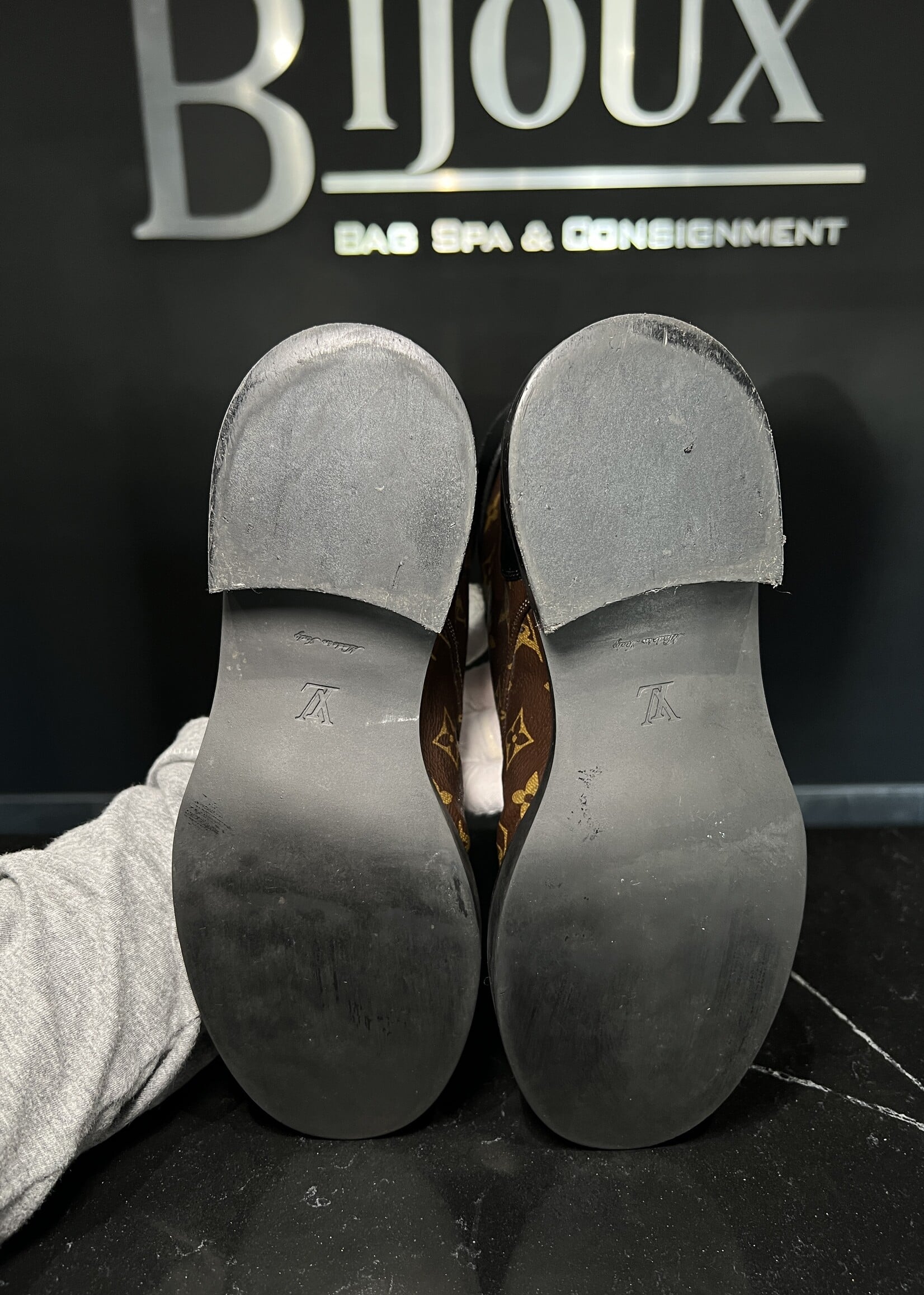 Louis Vuitton Louis Vuitton Monogram Ranger Boots - 38.5