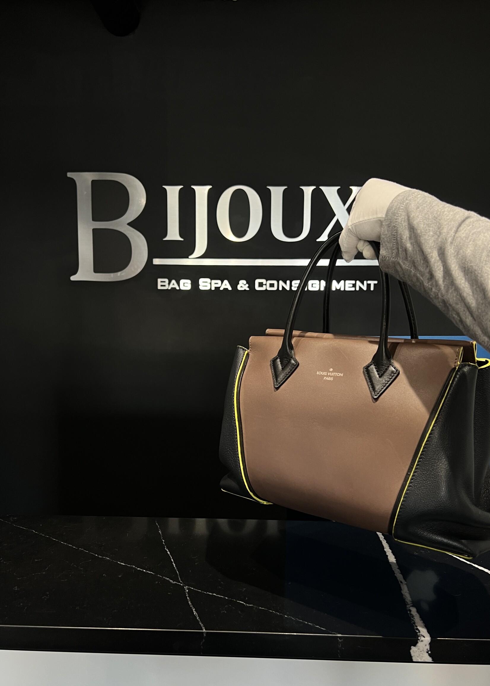 Louis Vuitton Louis Vuitton Cuir Orfevre W PM