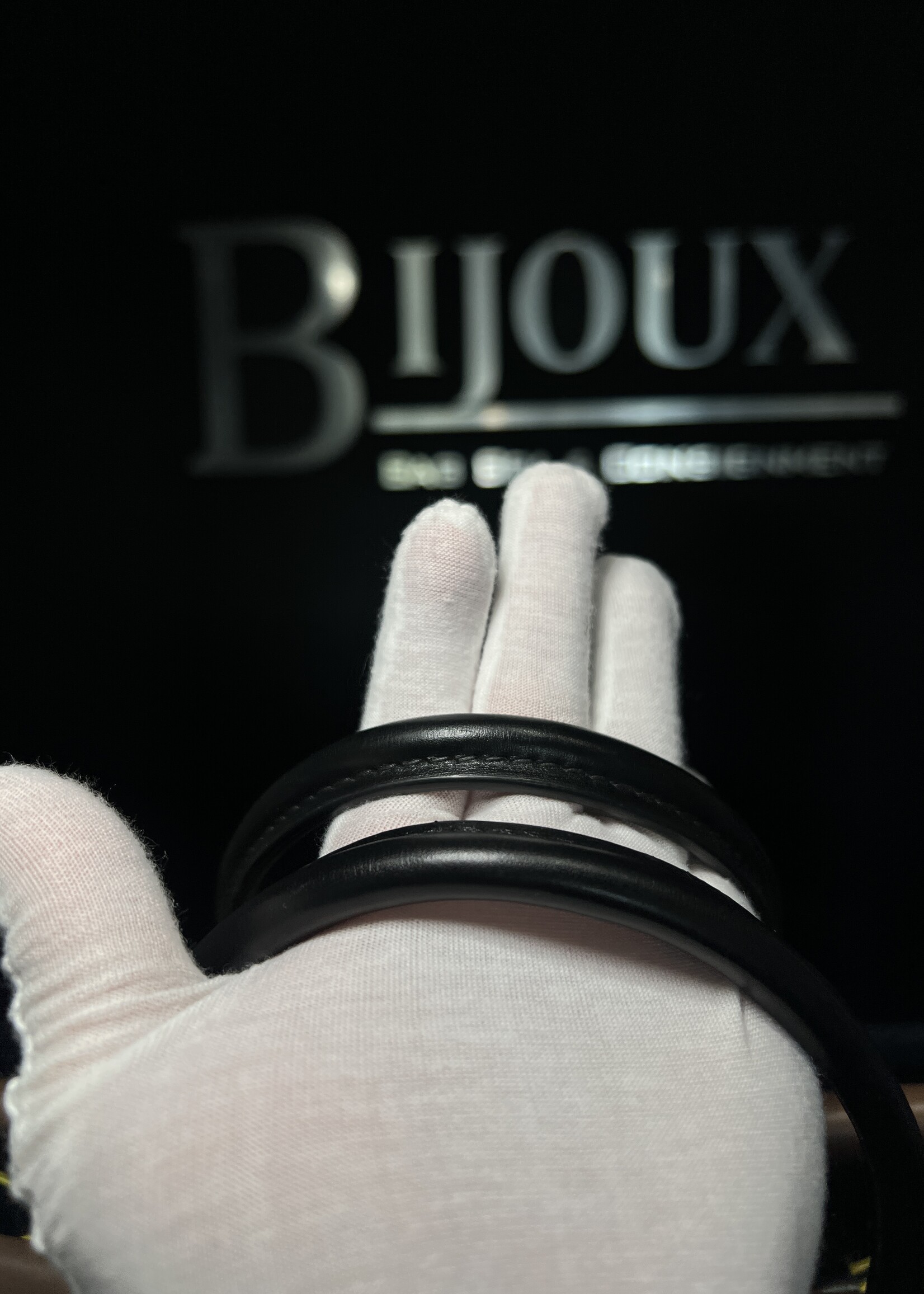 Louis Vuitton Louis Vuitton Cuir Orfevre W PM