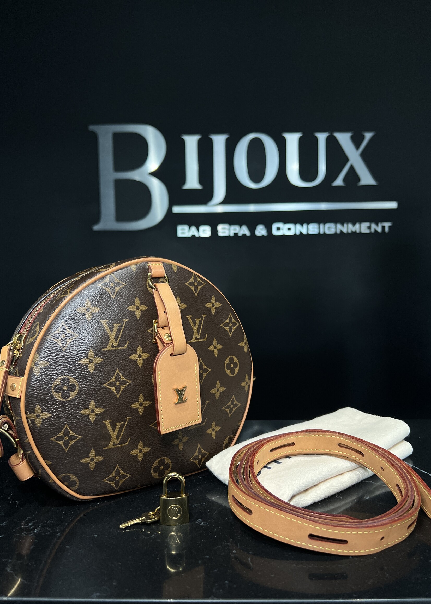 Louis Vuitton Louis Vuitton Boite Chapeau Souple MM