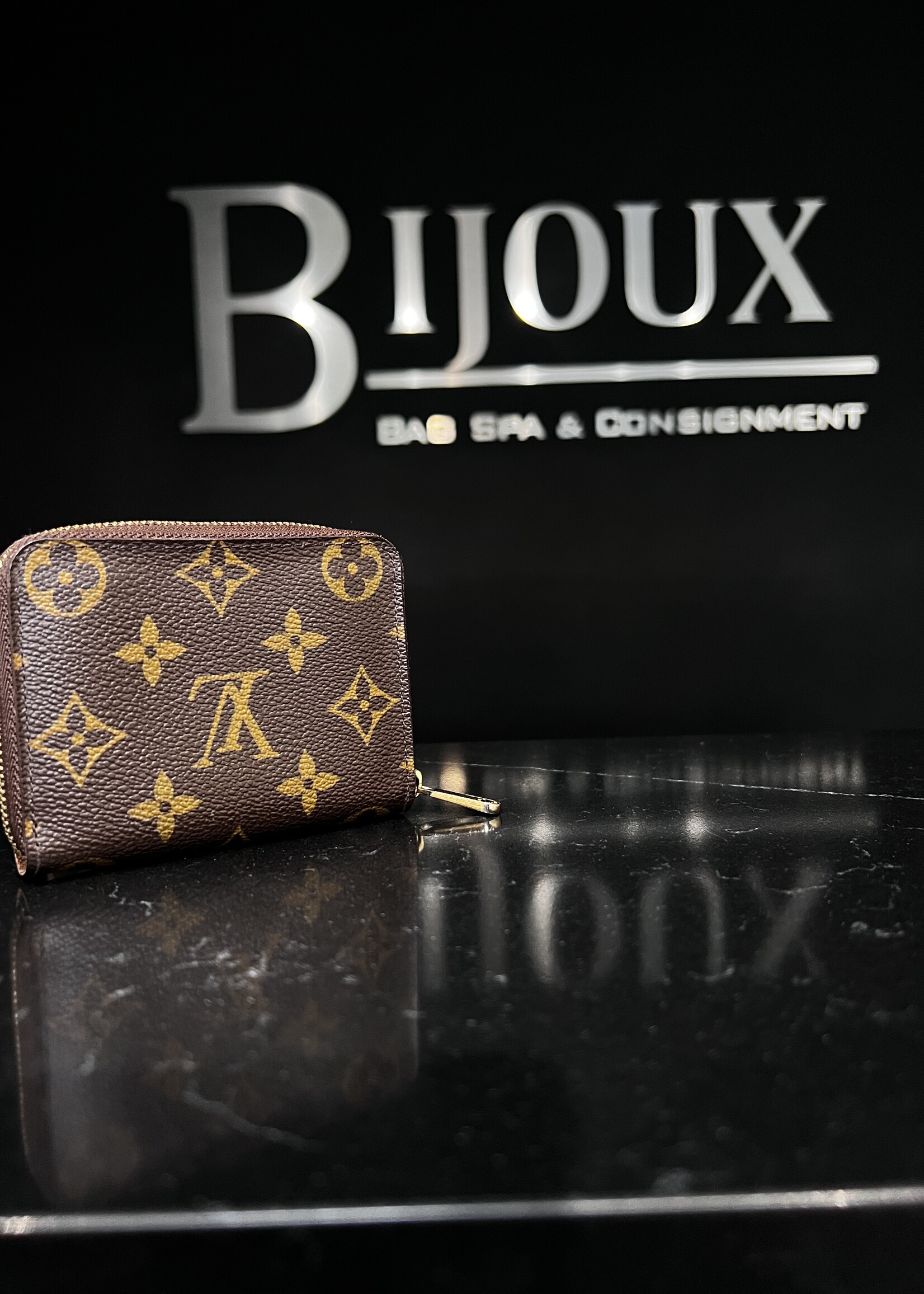 Louis Vuitton Louis Vuitton Monogram Zippy Wallet