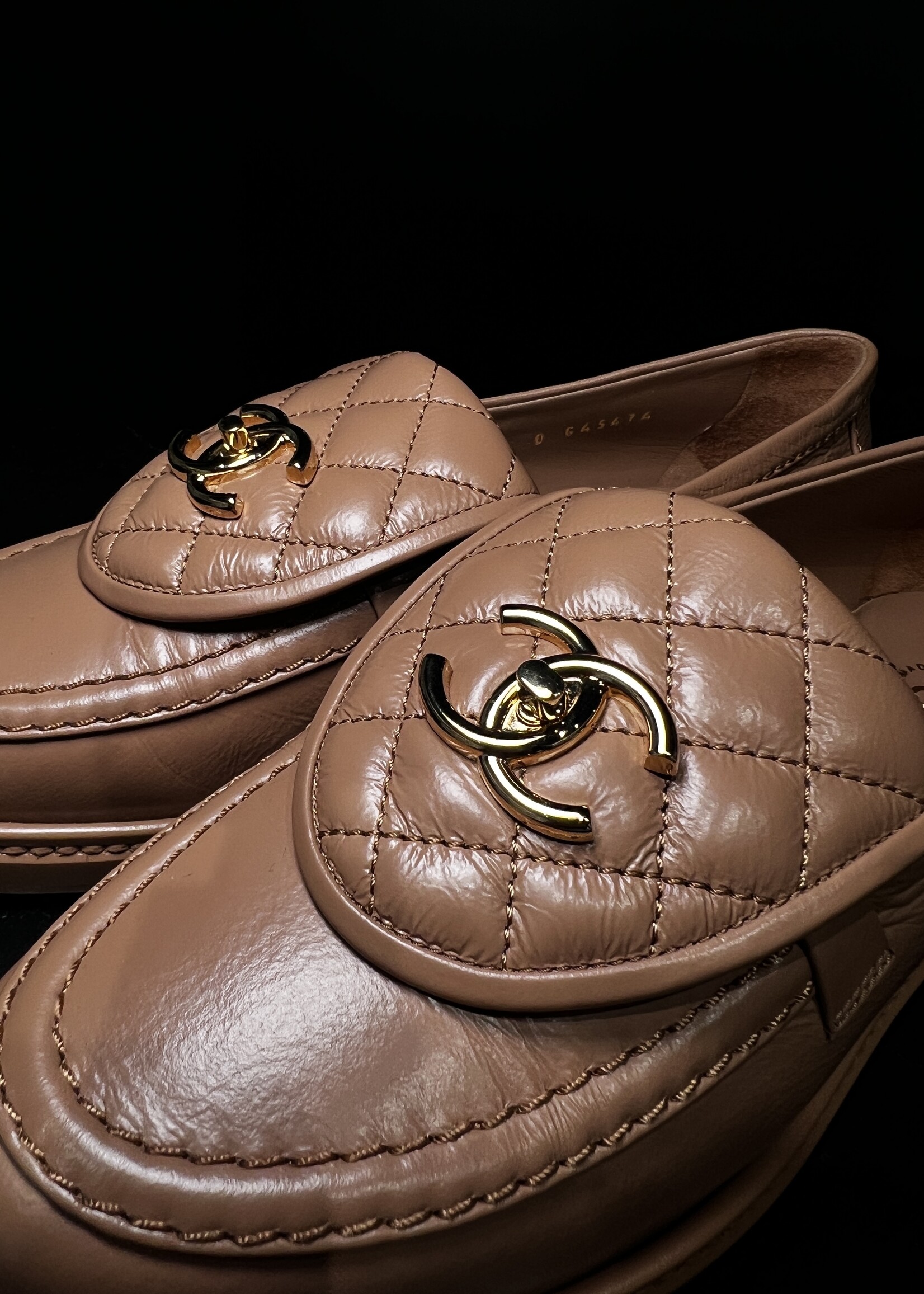 Chanel Chanel CC Turnlock Moccasins - 38