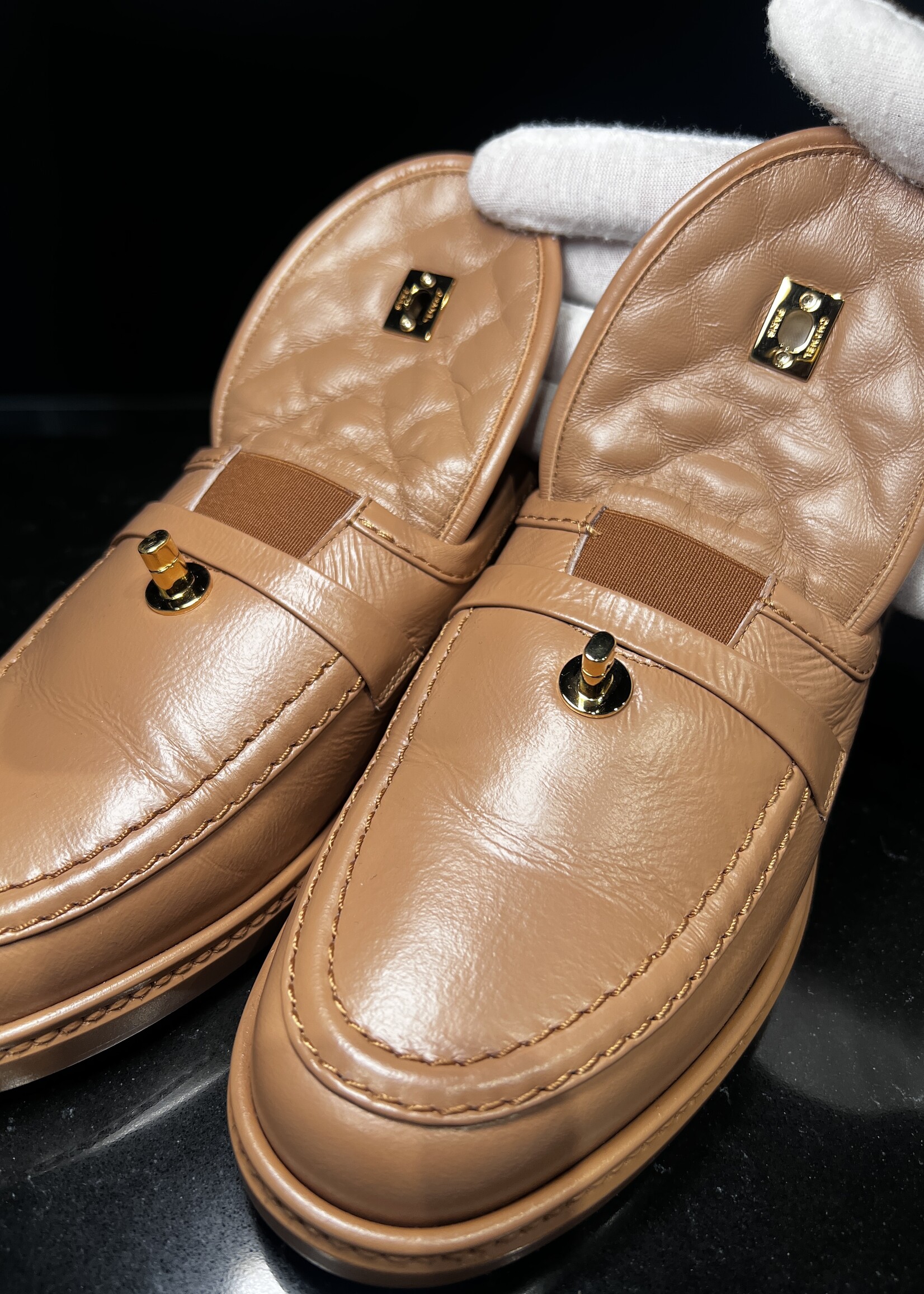 Chanel Chanel CC Turnlock Moccasins - 38