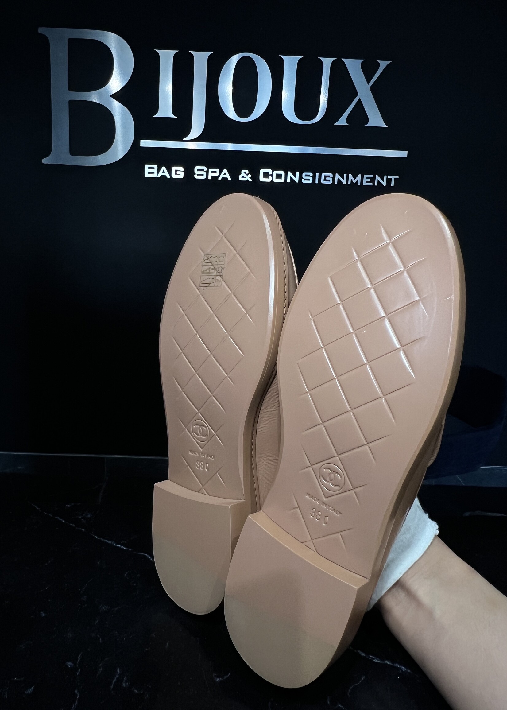 Chanel Chanel CC Turnlock Moccasins - 38
