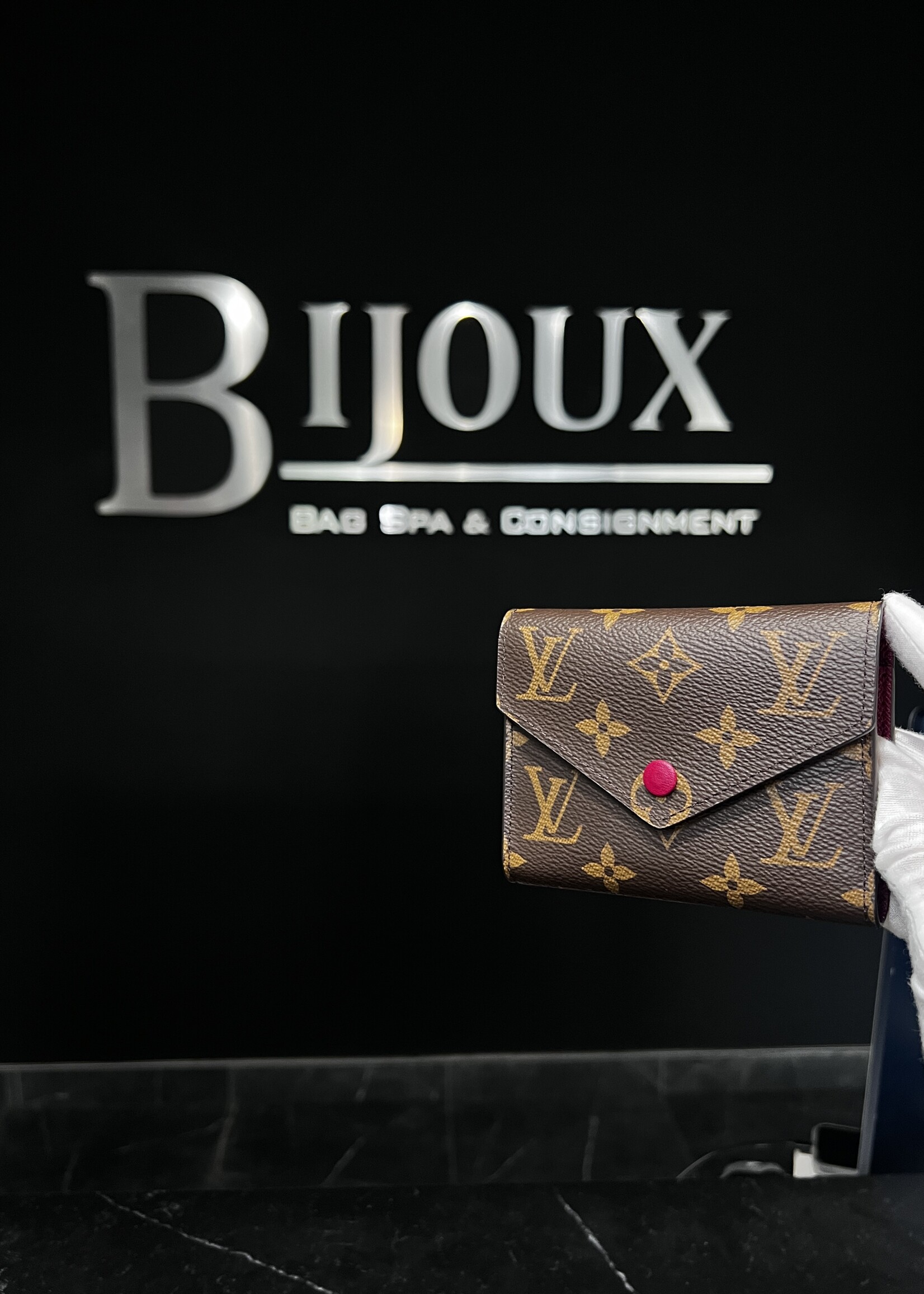 Louis Vuitton Louis Vuitton Monogram Victorine Fuchsia Wallet