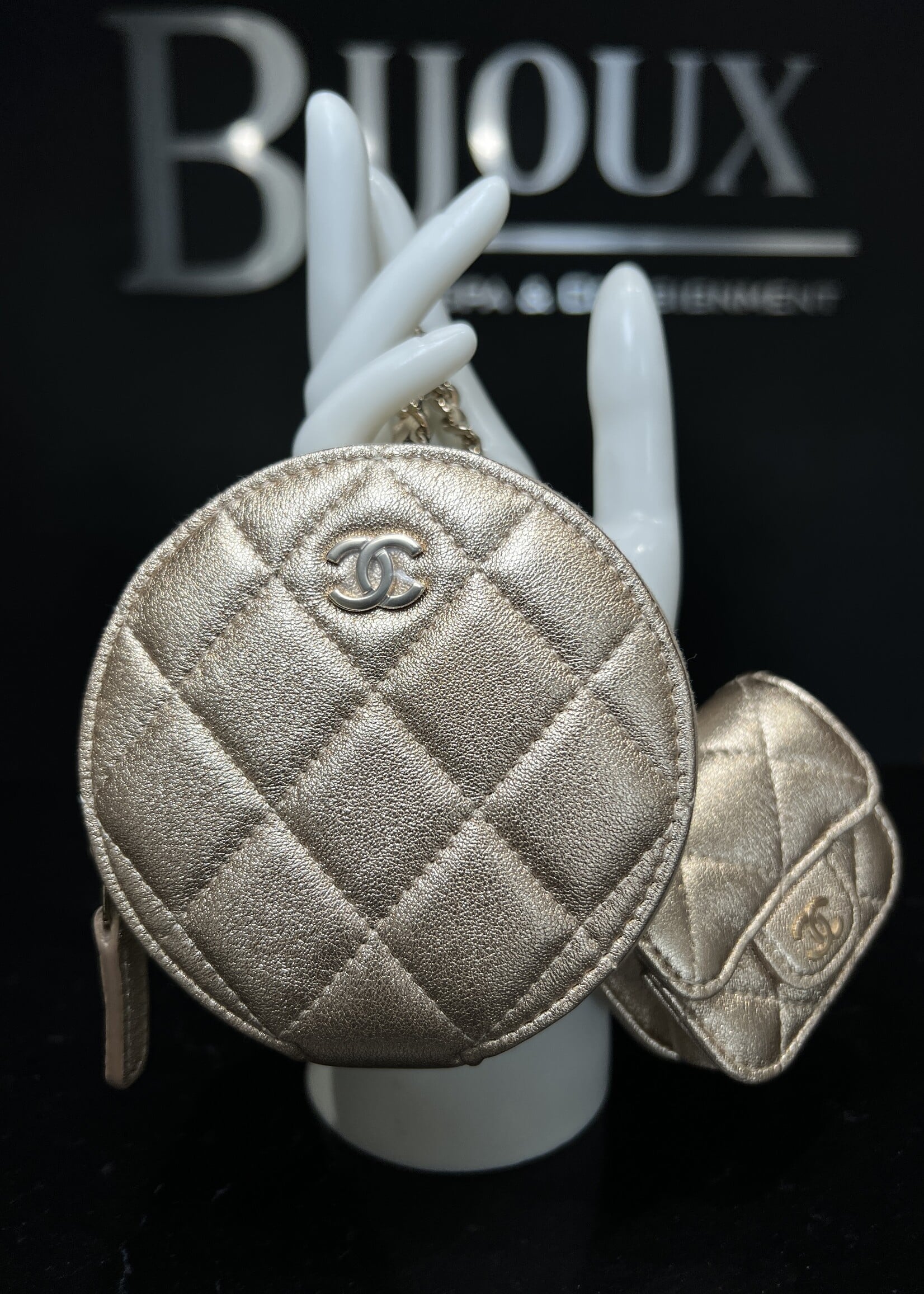 Chanel Chanel Metallic Clip-on Coin Purse & AirPod Pro Case Accessories