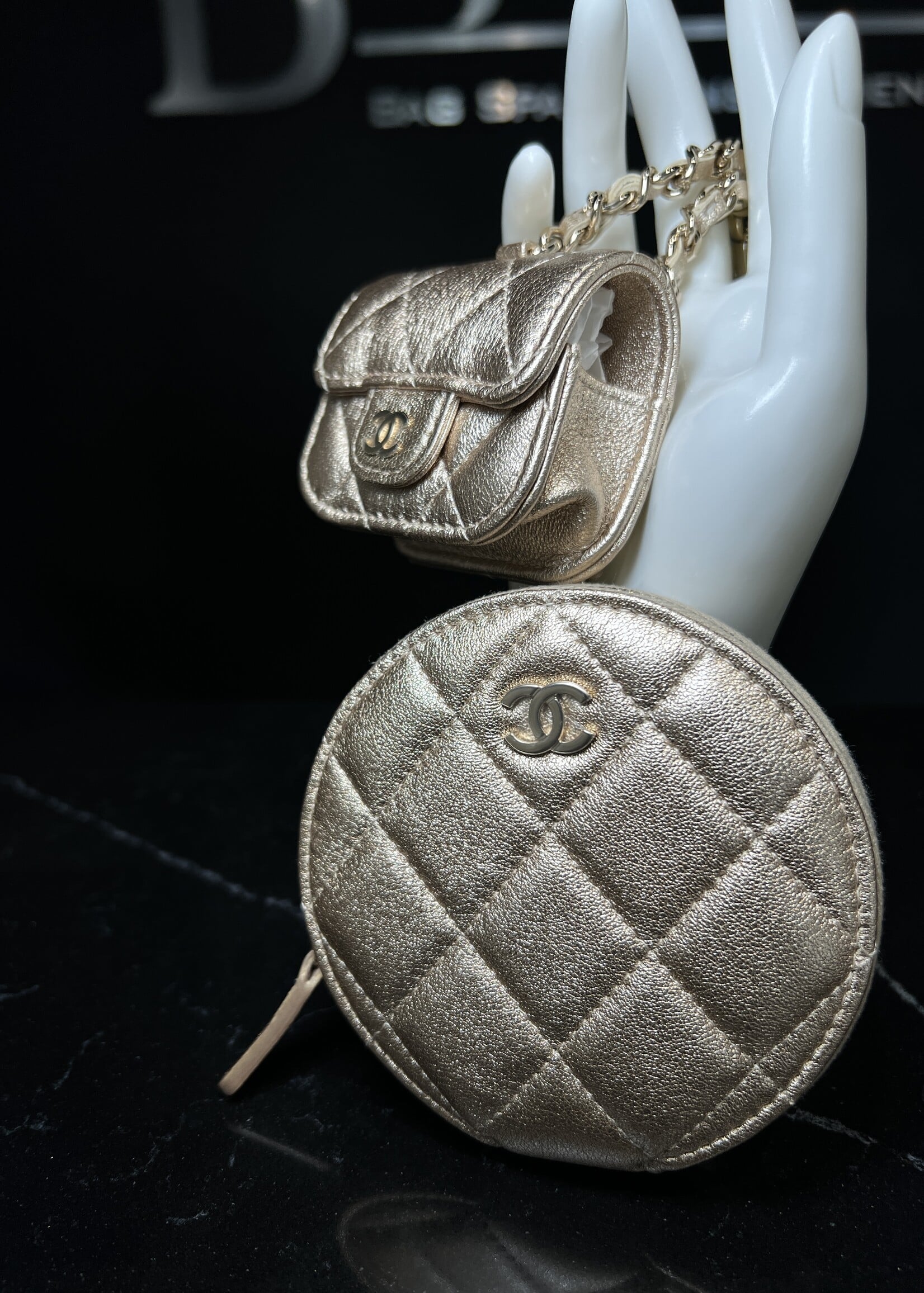 Chanel Chanel Metallic Clip-on Coin Purse & AirPod Pro Case Accessories