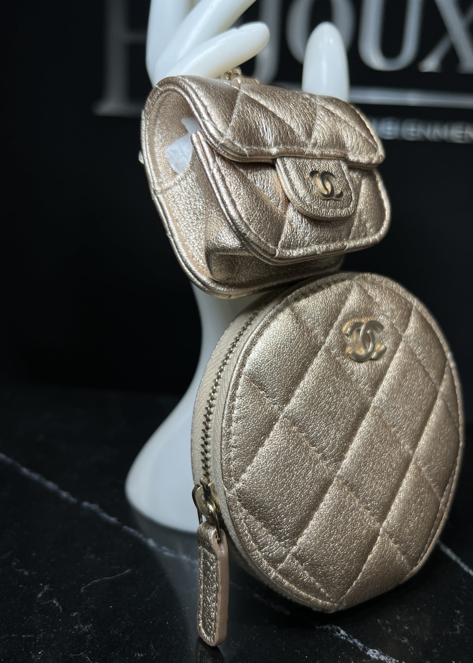 Chanel Chanel Metallic Clip-on Coin Purse & AirPod Pro Case Accessories