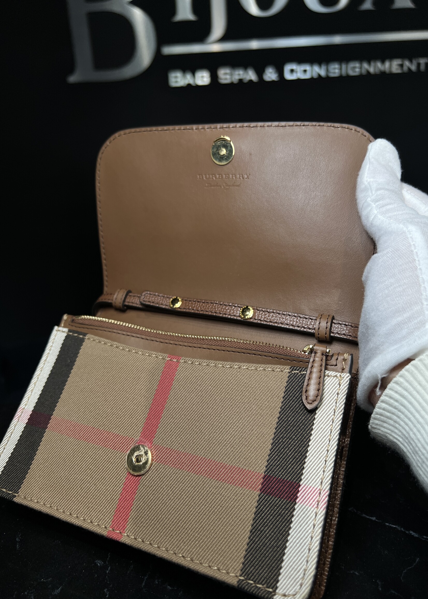 Burberry Burberry House Check Crossbody