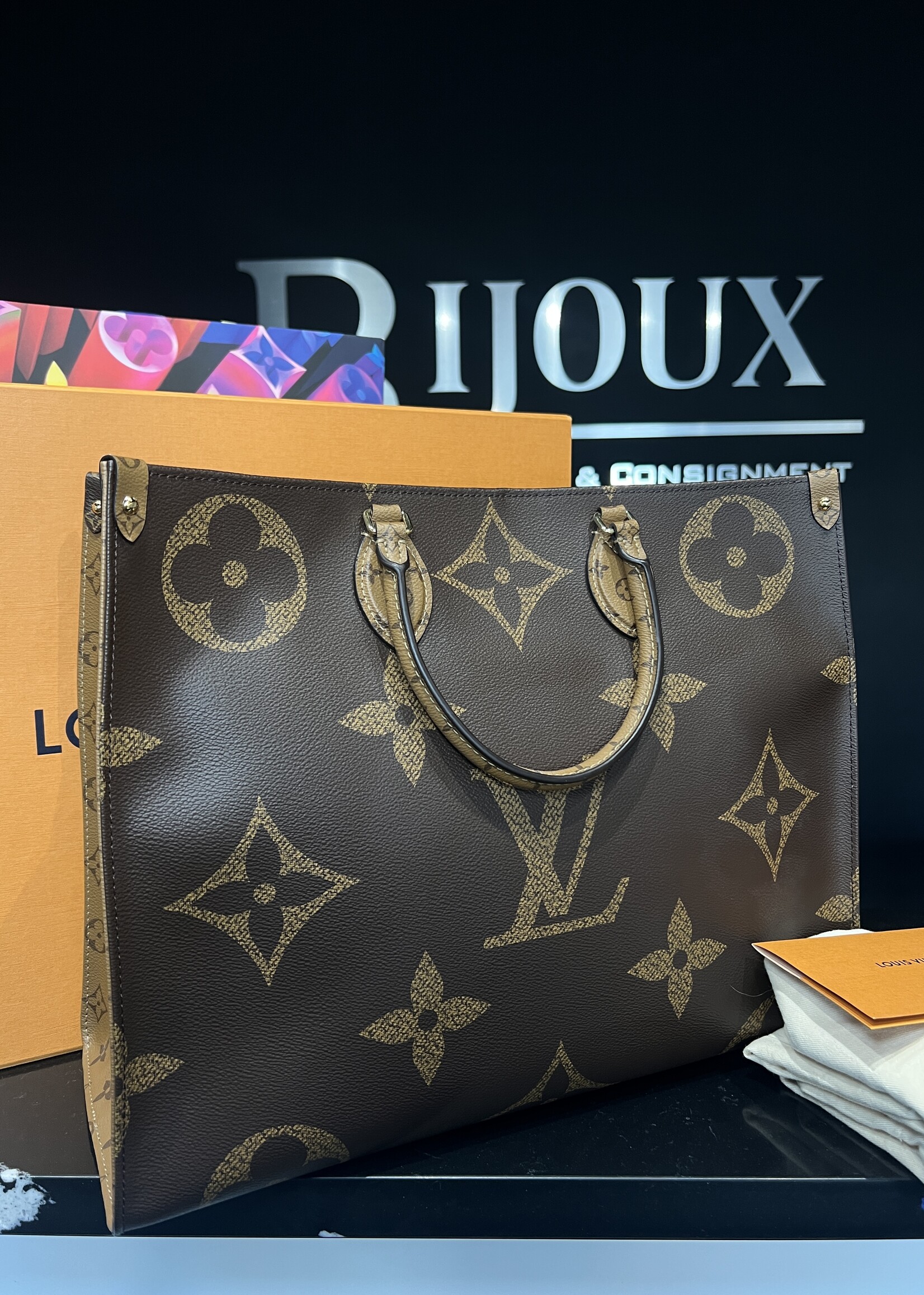 Louis Vuitton Louis Vuitton Reverse On The Go GM