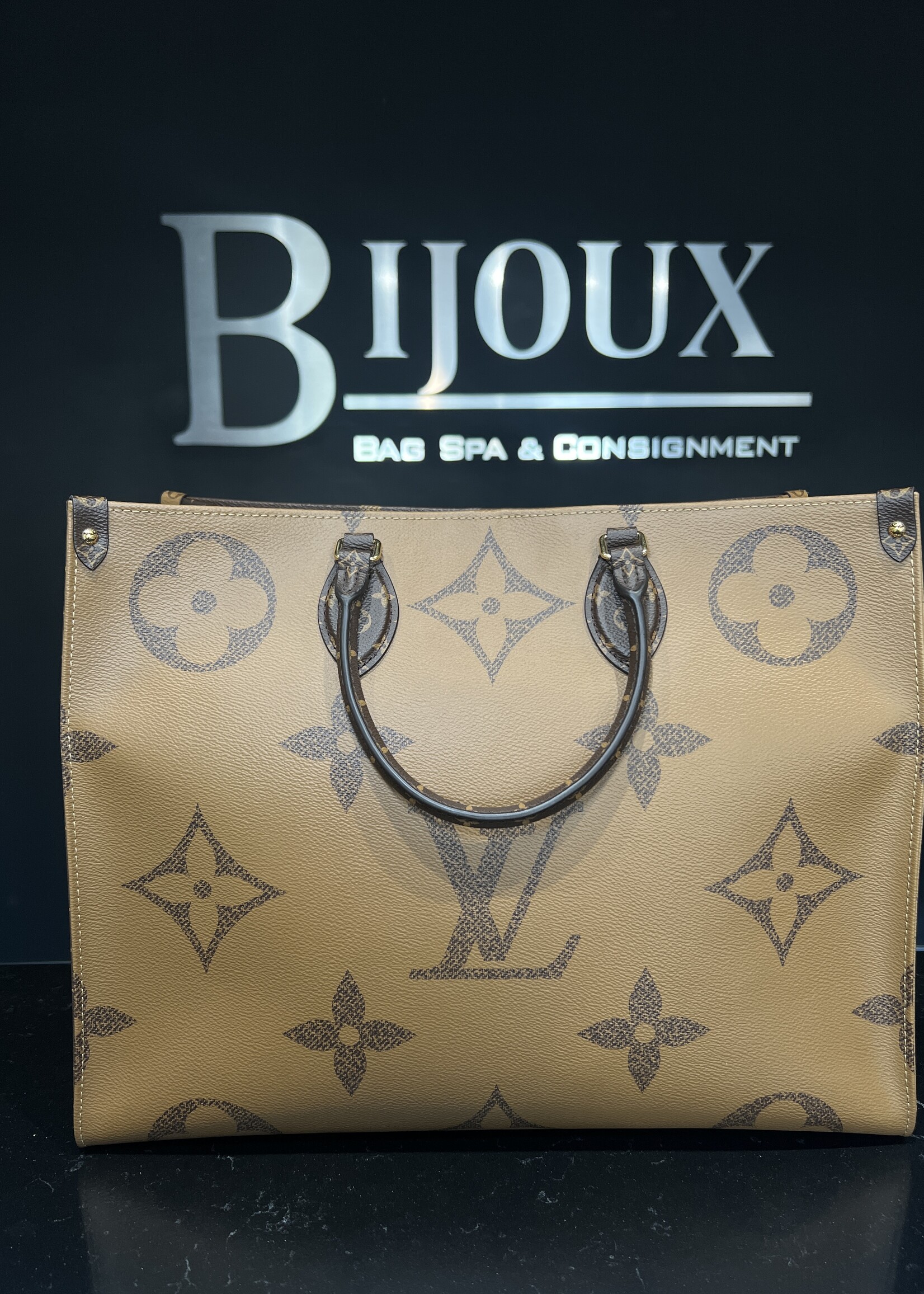 Louis Vuitton Louis Vuitton Reverse On The Go GM