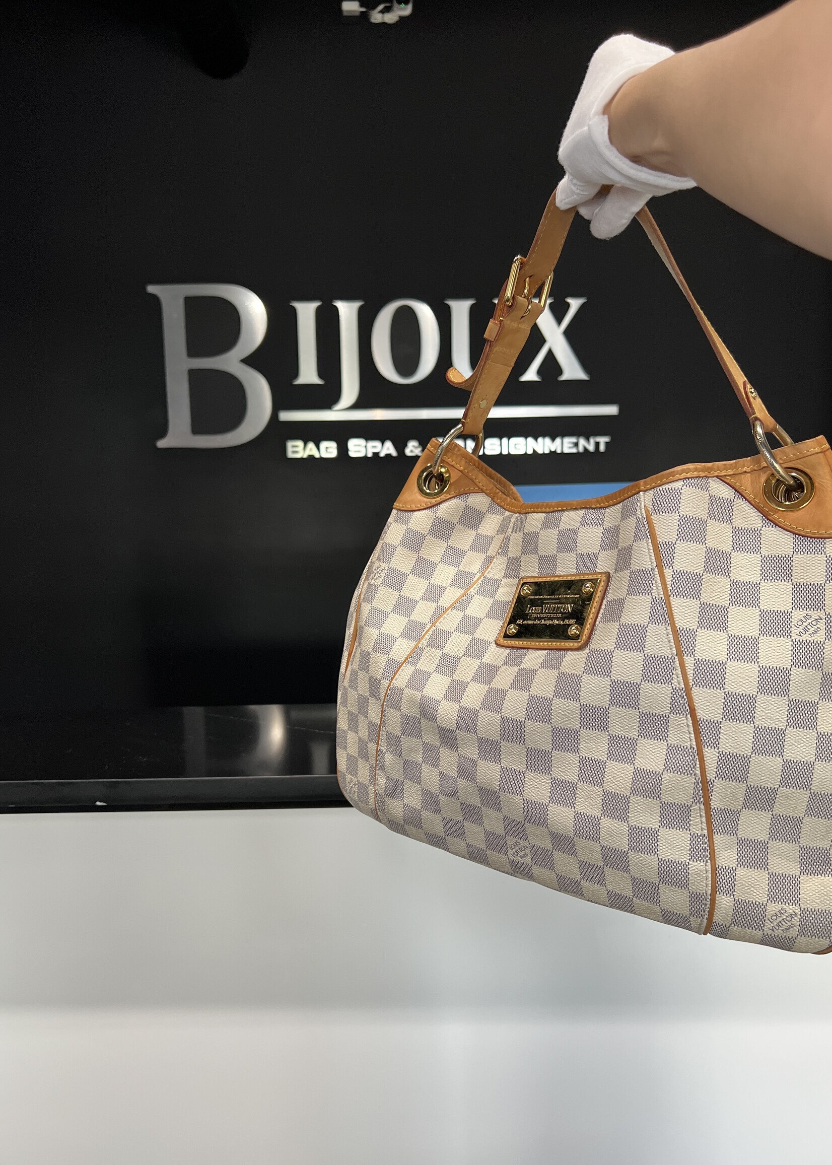 Louis Vuitton Louis Vuitton Damier Azur Galleria PM