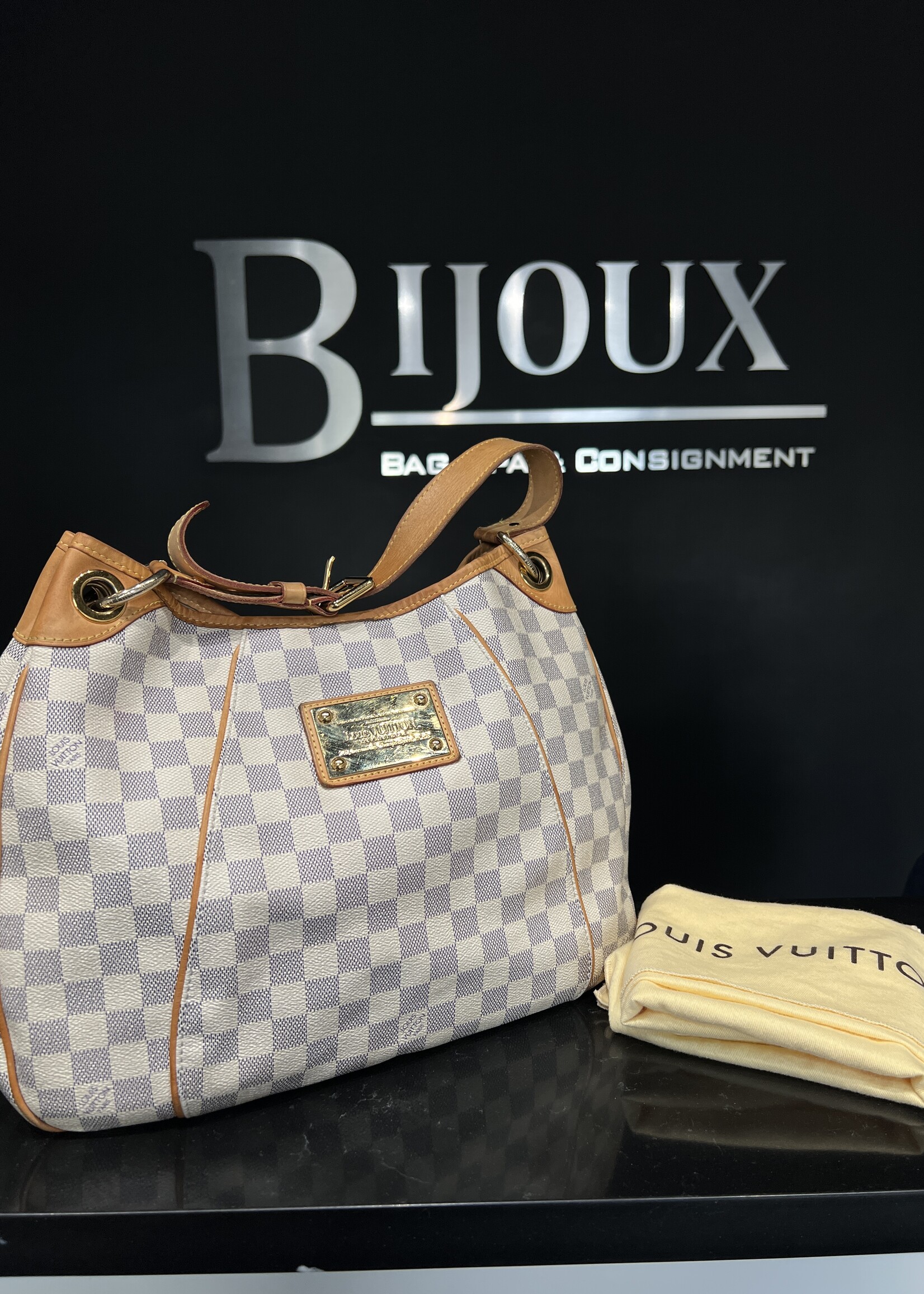 Louis Vuitton Louis Vuitton Damier Azur Galleria PM