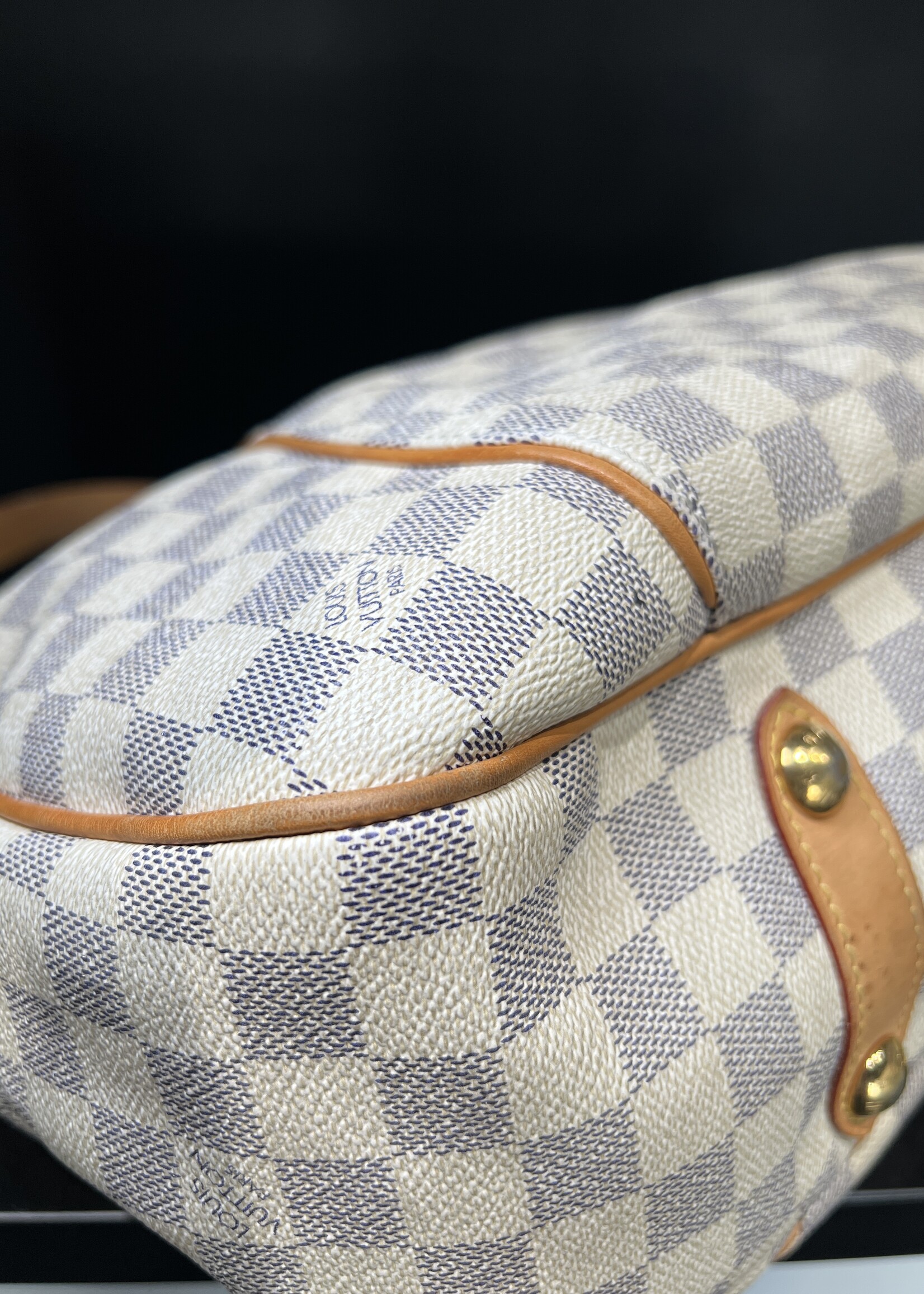 Louis Vuitton Louis Vuitton Damier Azur Galleria PM