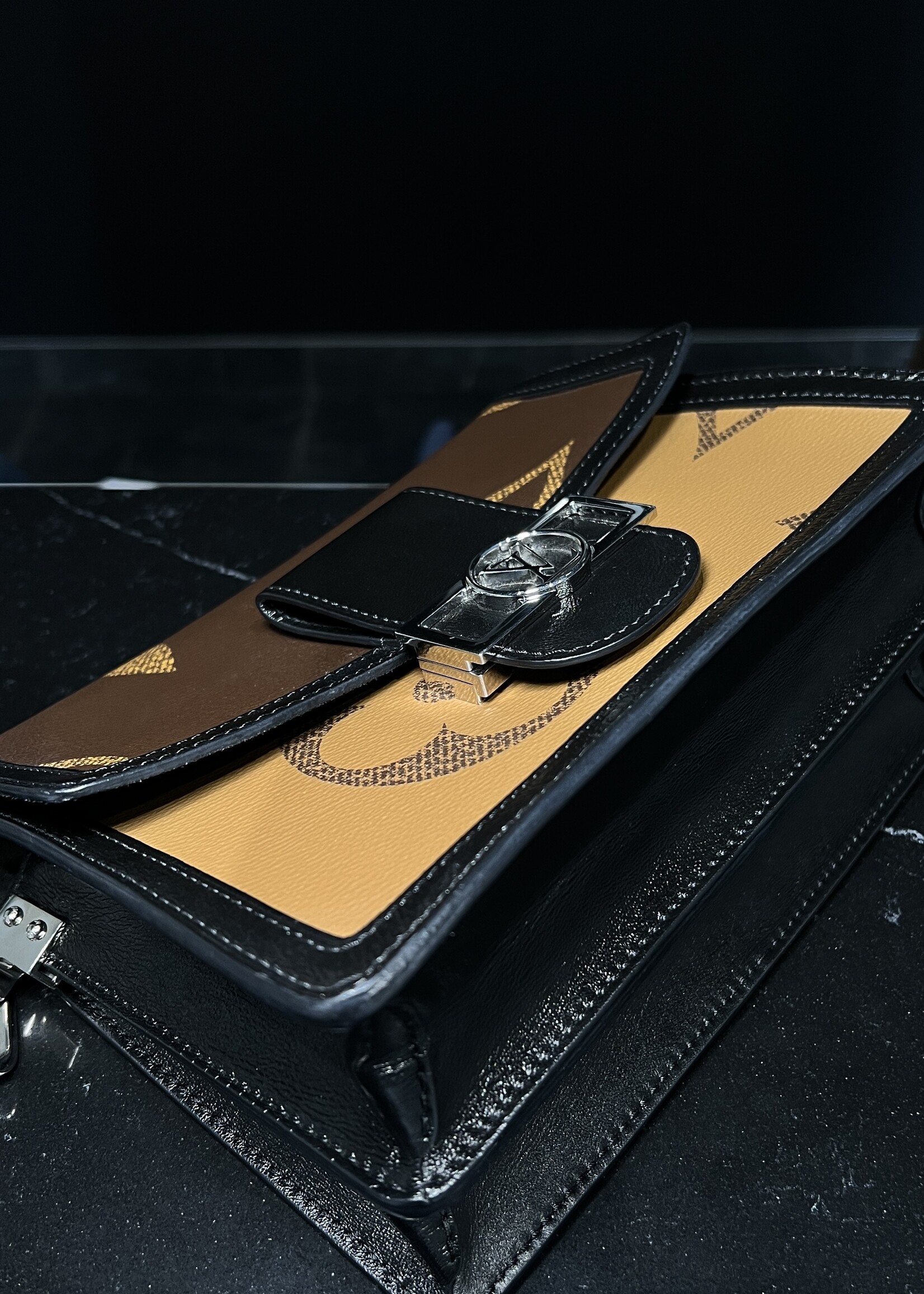 Louis Vuitton Louis Vuitton Dauphine Reverse MM