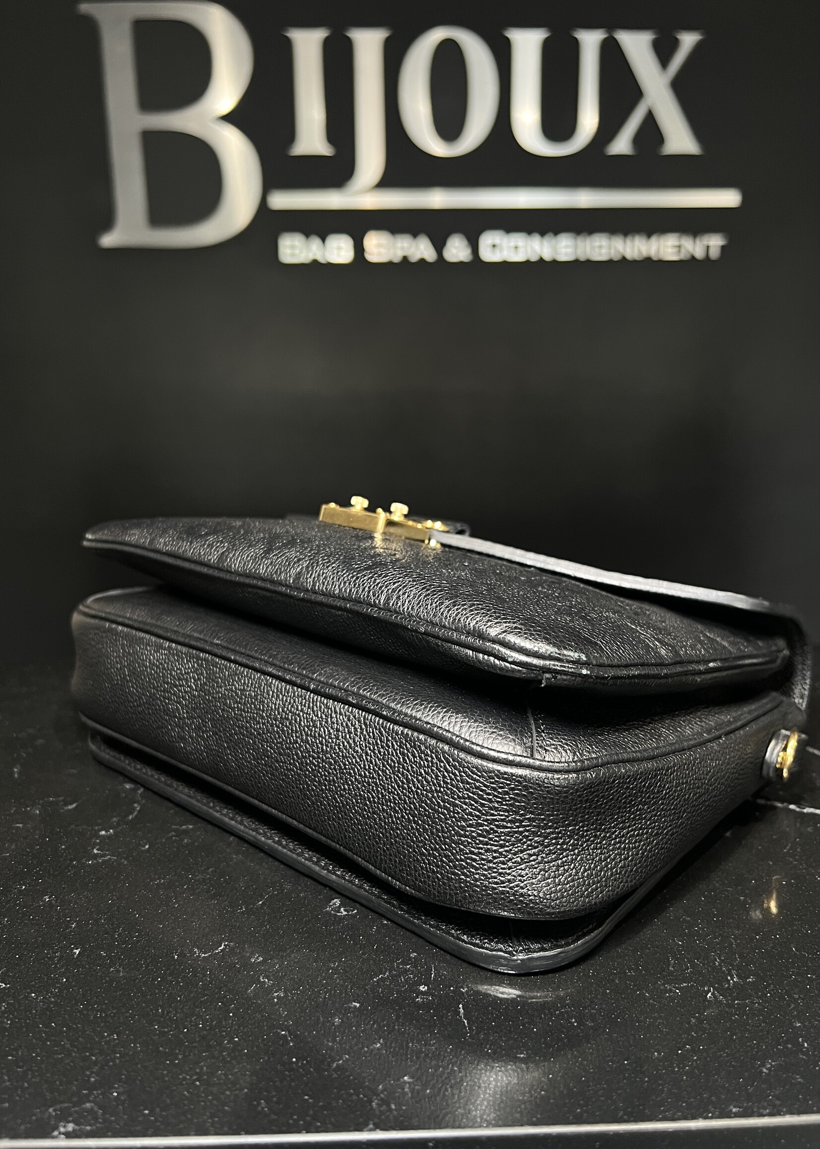 Louis Vuitton Louis Vuitton Pochette Métis Empreinte Black