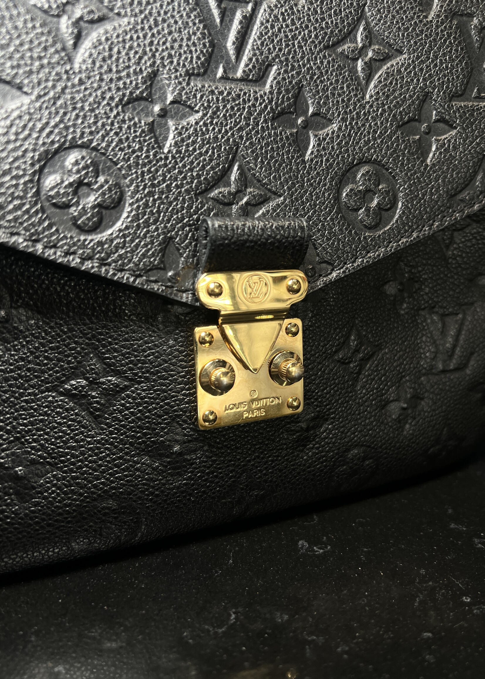 Louis Vuitton Louis Vuitton Pochette Métis Empreinte Black