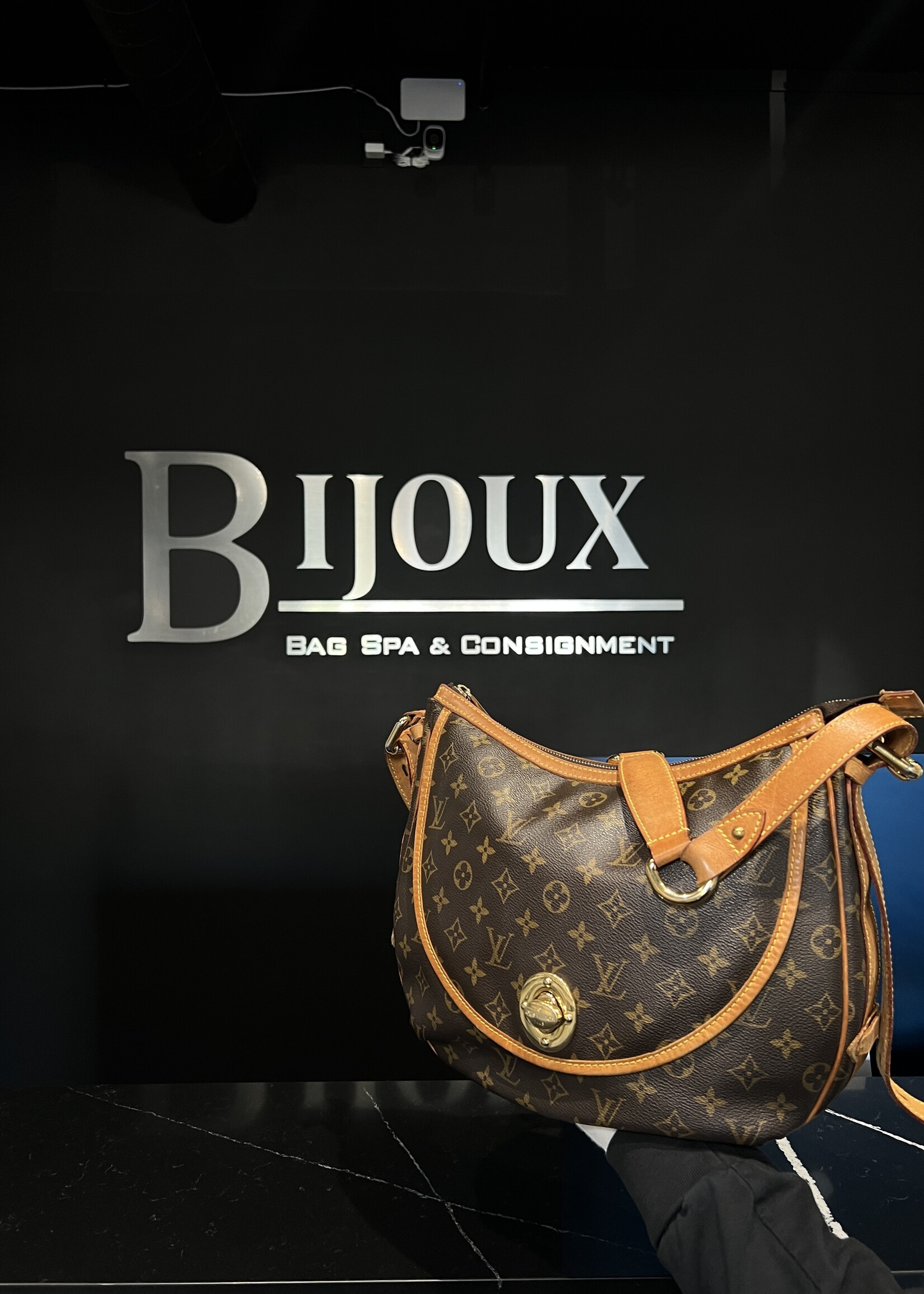 Louis Vuitton Louis Vuitton Monogram Tulum GM