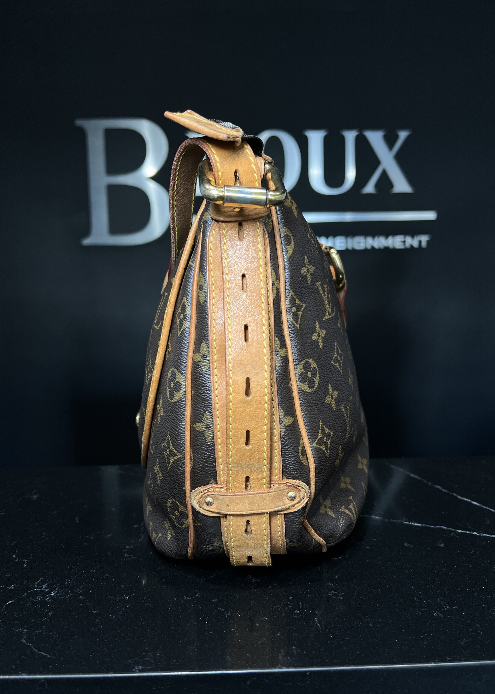 Louis Vuitton Louis Vuitton Monogram Tulum GM