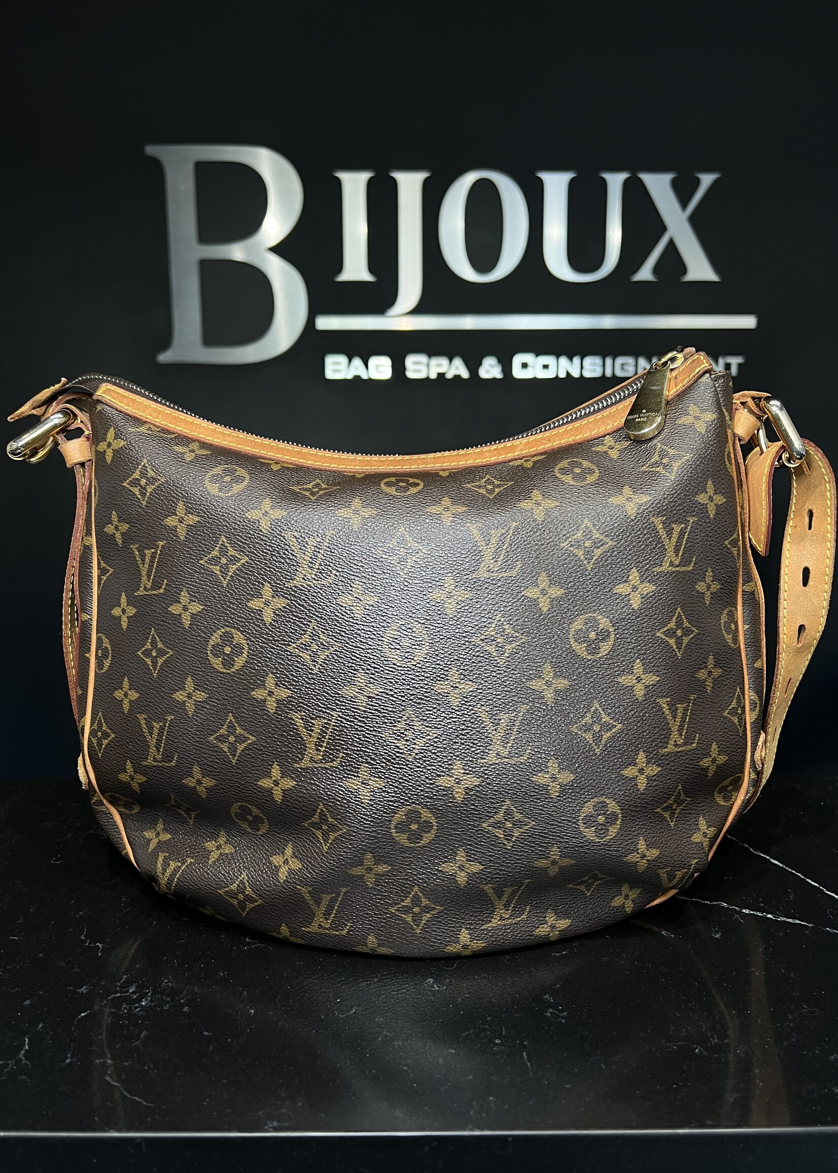 Louis Vuitton Louis Vuitton Monogram Tulum GM