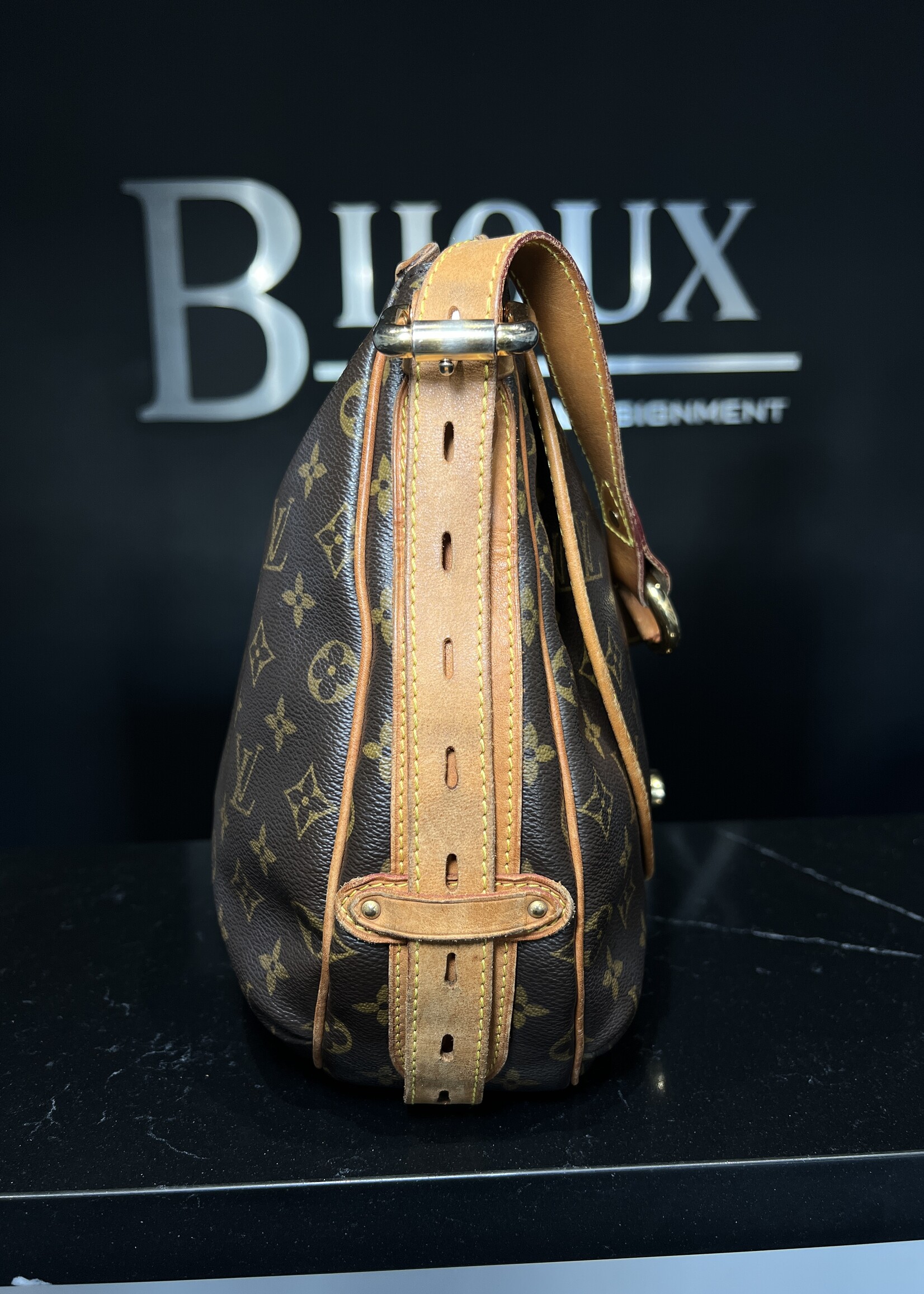 Louis Vuitton Louis Vuitton Monogram Tulum GM