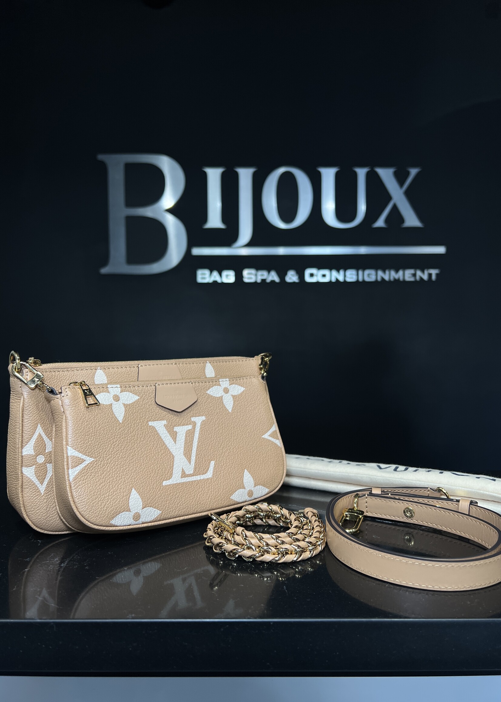 Louis Vuitton Louis Vuitton Empreinte Monogram Giant Multi Pochette Accessoires