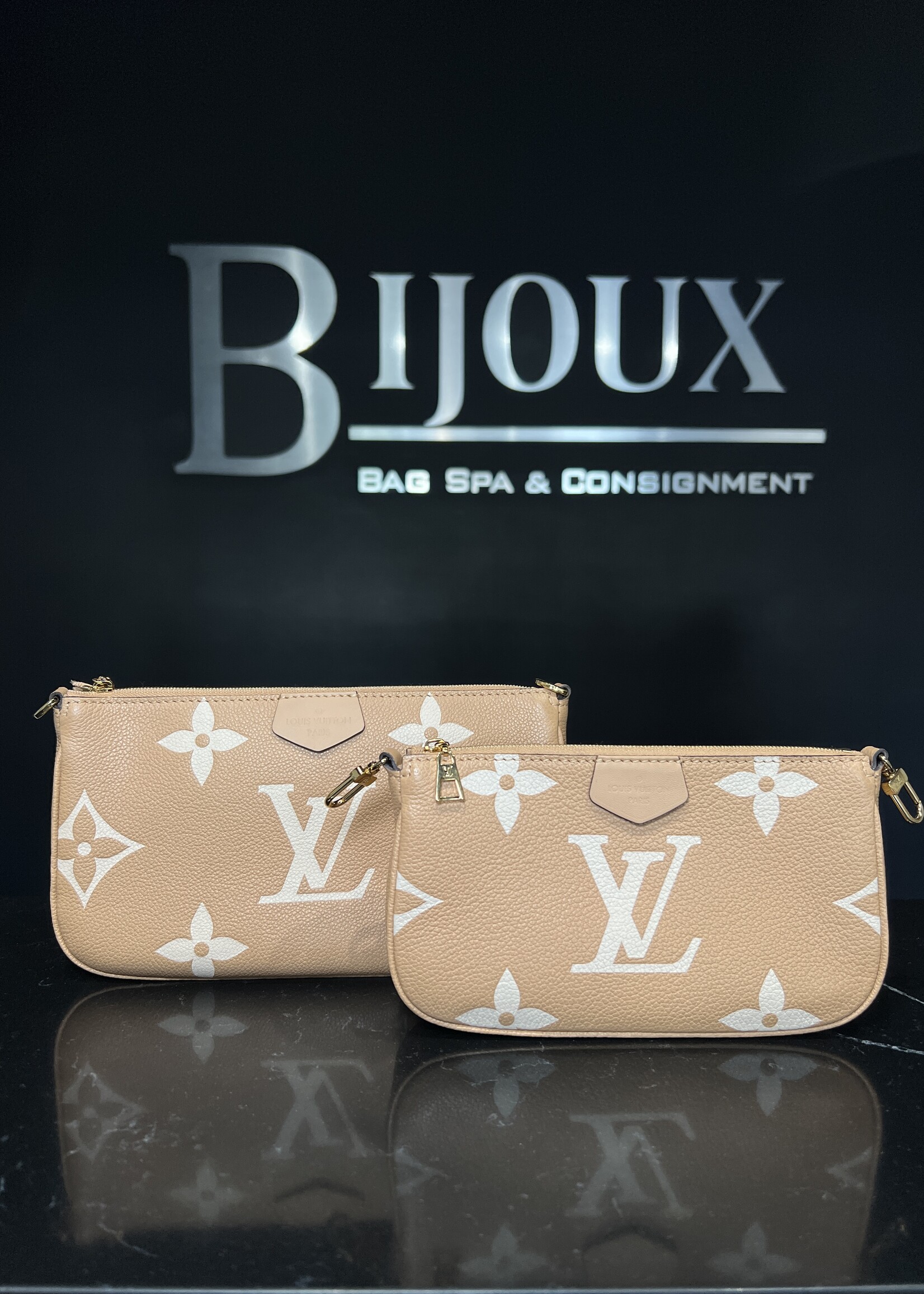 Louis Vuitton Louis Vuitton Empreinte Monogram Giant Multi Pochette Accessoires
