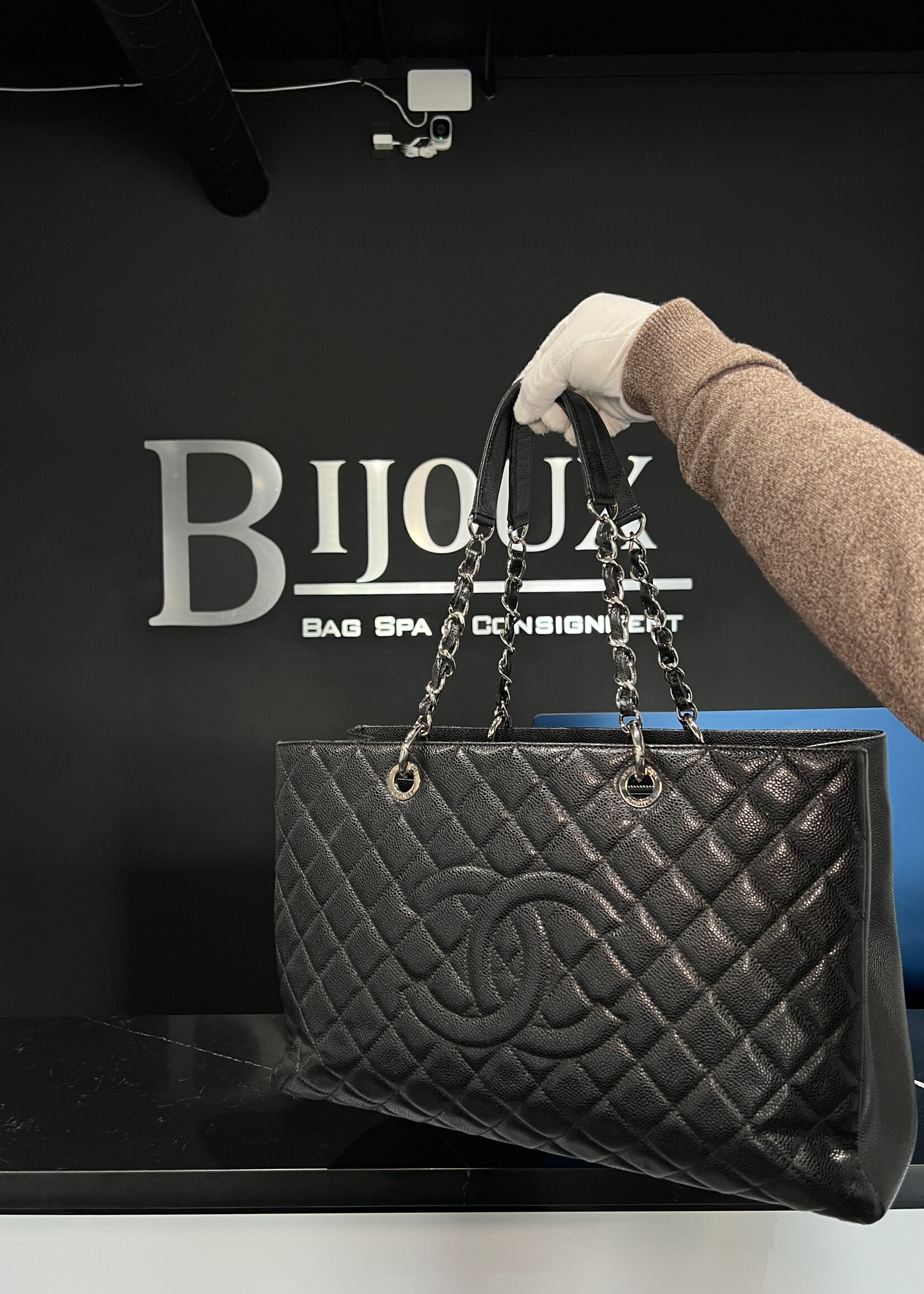Chanel Chanel Caviar XLarge GST
