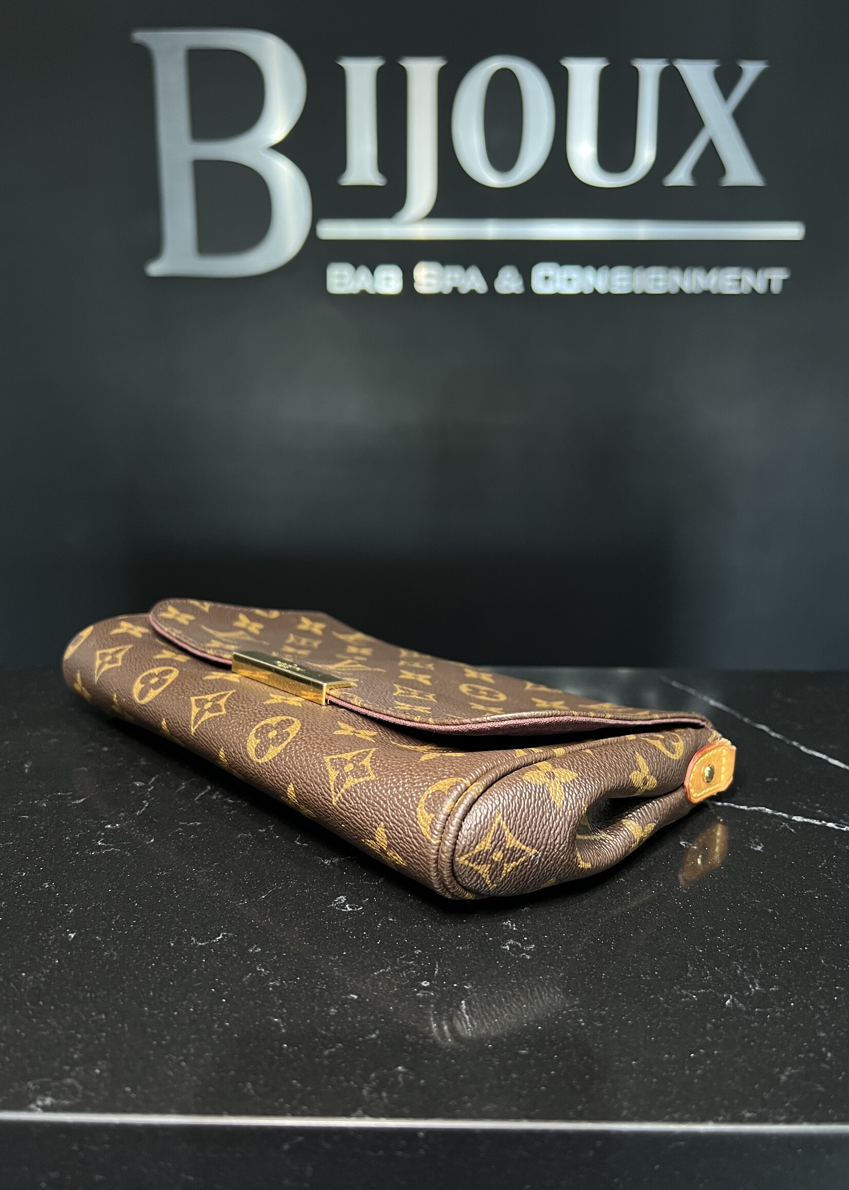 Louis Vuitton SOLD- Louis Vuitton Favourite MM