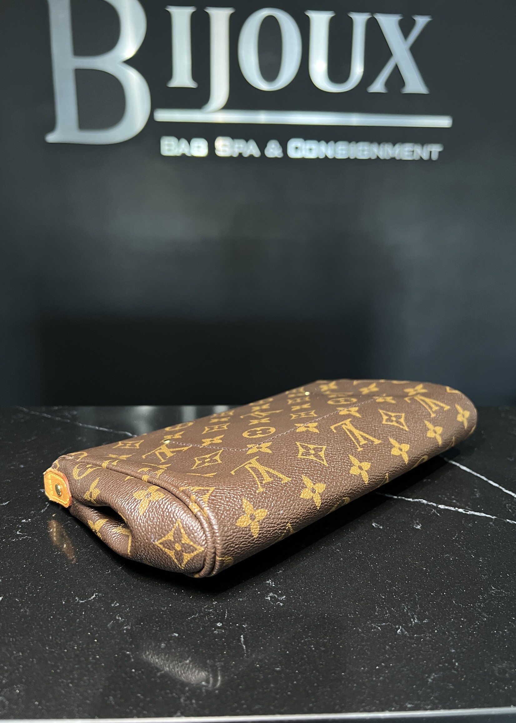 Louis Vuitton SOLD- Louis Vuitton Favourite MM